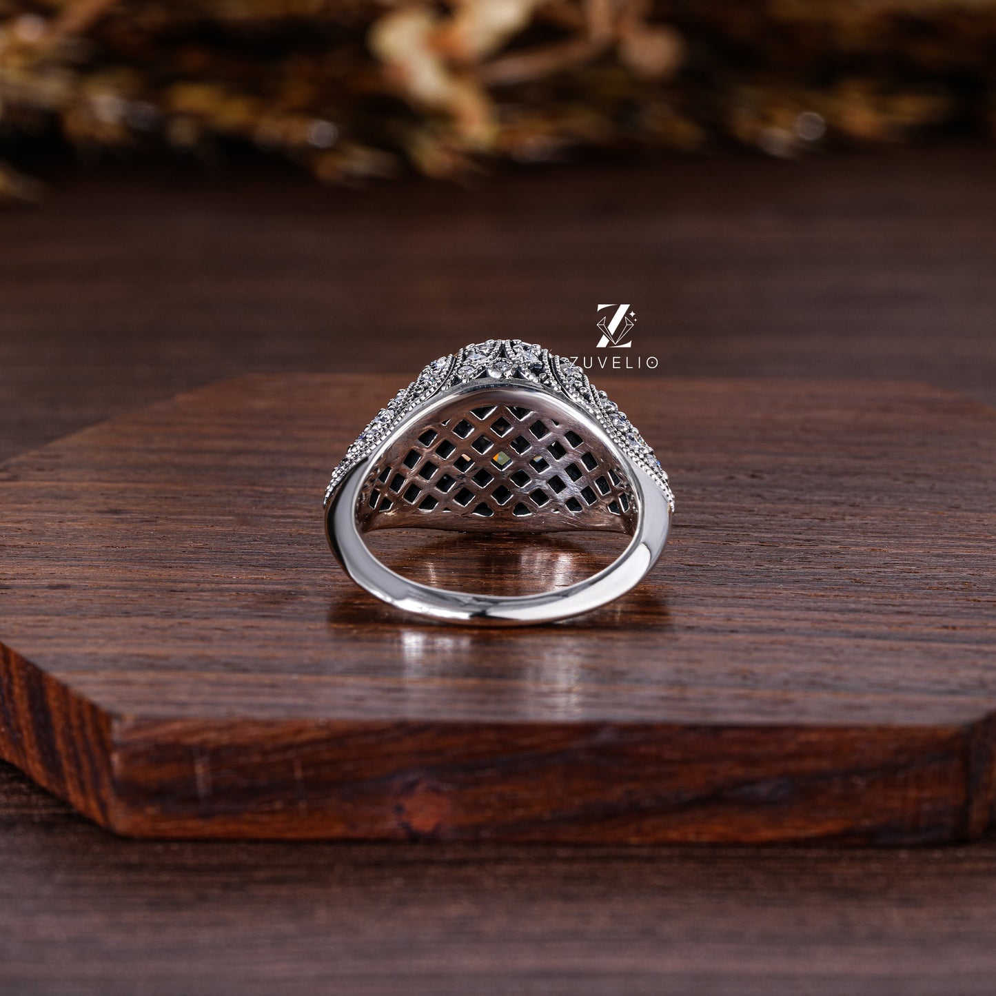 OEC Round Cut Moissanite Ring - Zuvelio.com