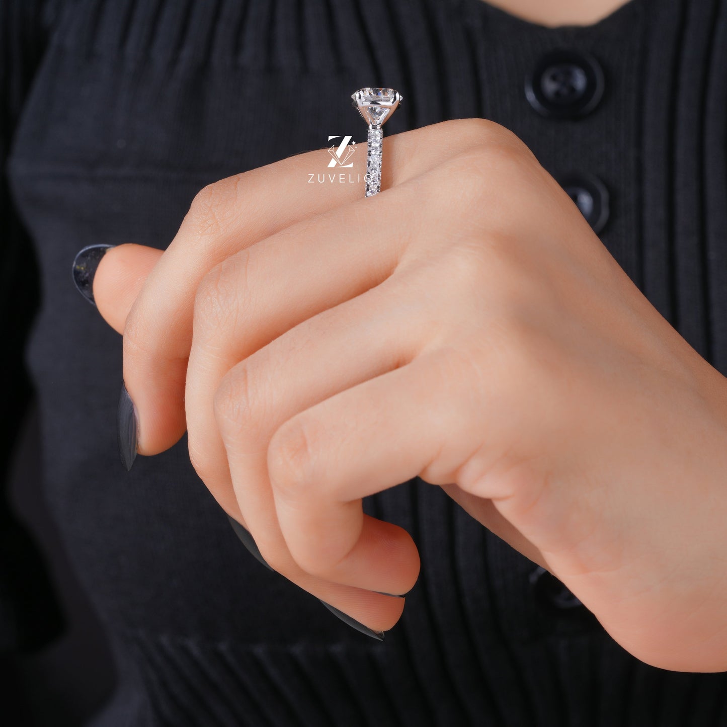 Round Diamond Engagement Ring - Zuvelio.com