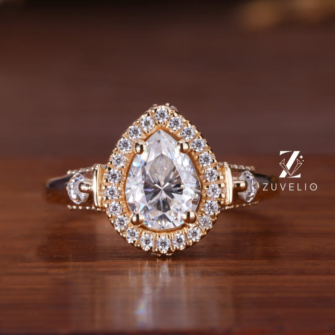 Pear Shaped Engagement Rings