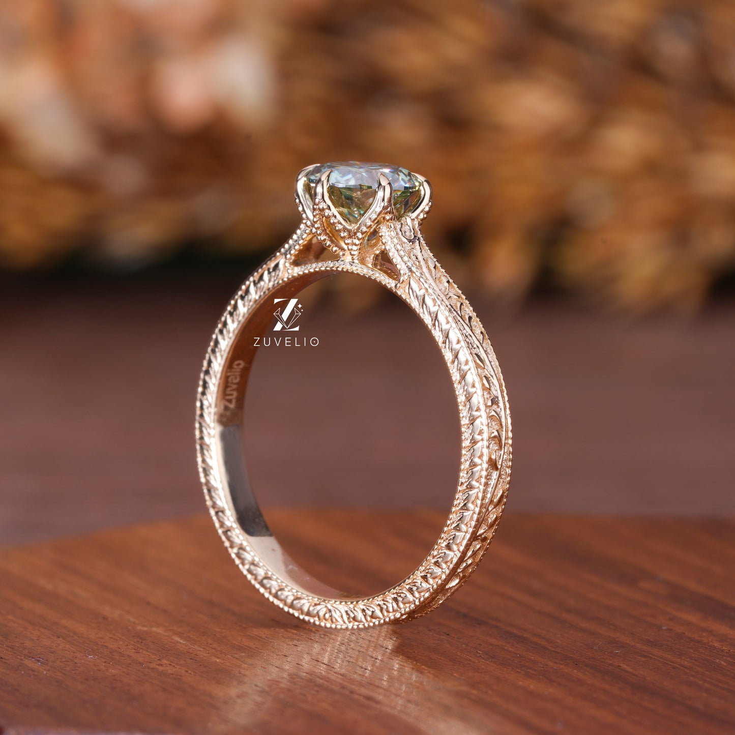 Green Round Moissanit Ring