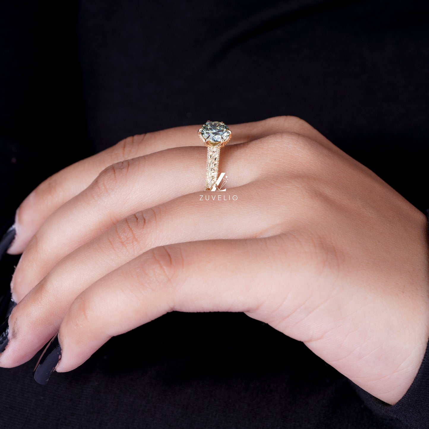 Green Round Moissanit Ring