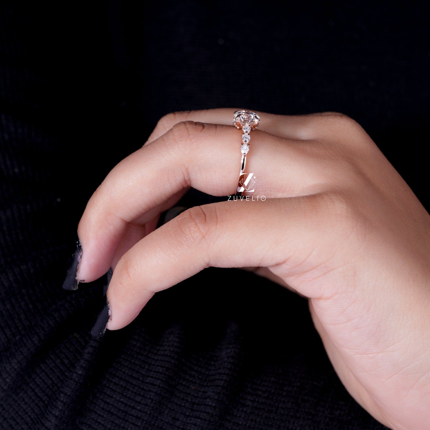 Round Cut Diamond Ring