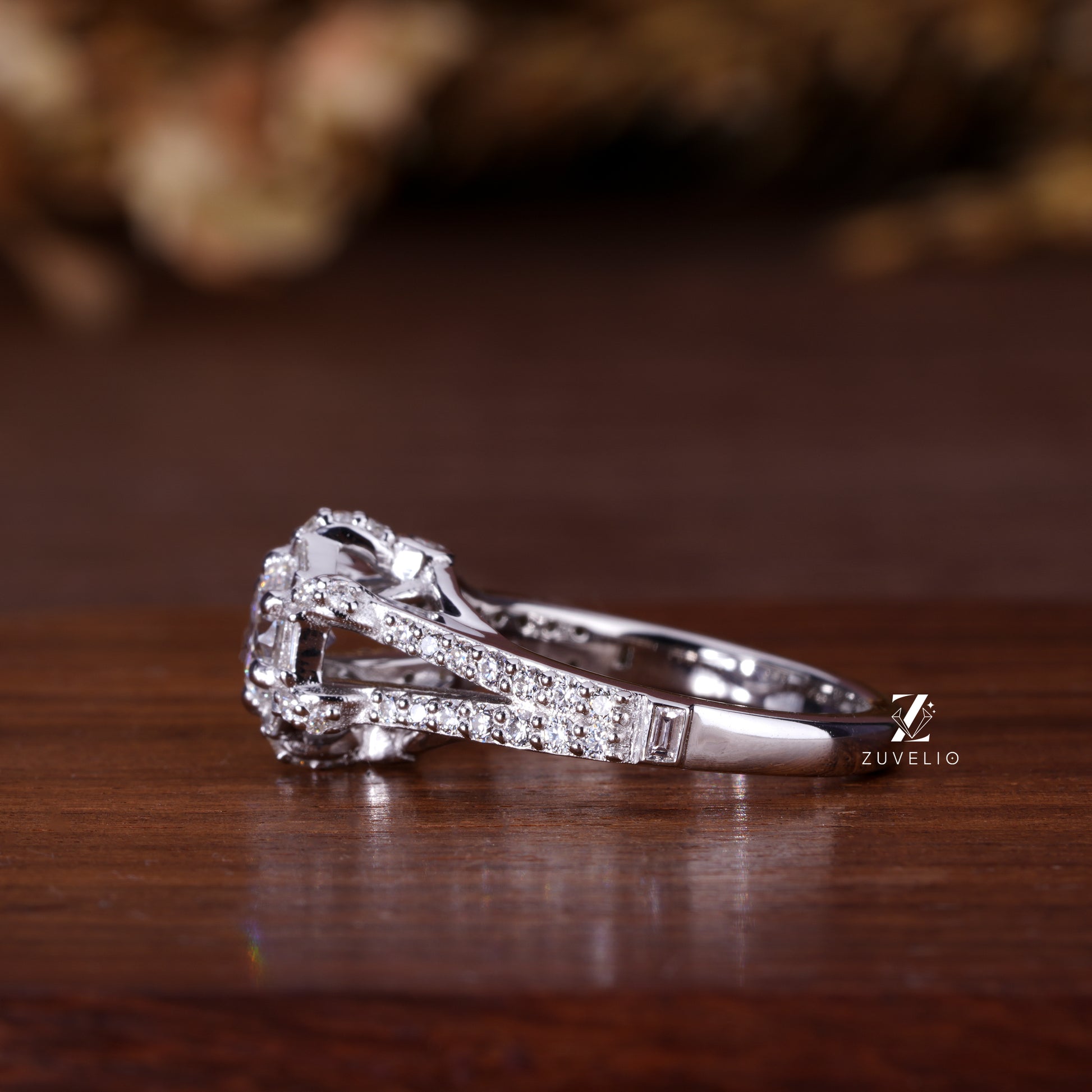 Round Engagements Diamond Ring