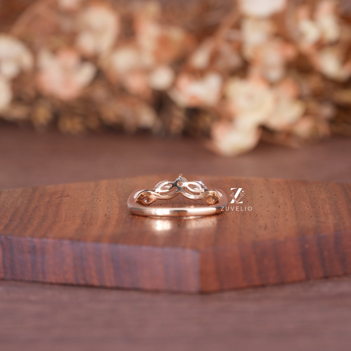 Vintage Curved Diamond Band