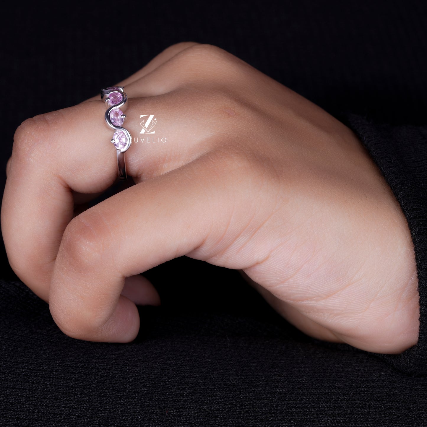 Oval Lab Sapphire Band