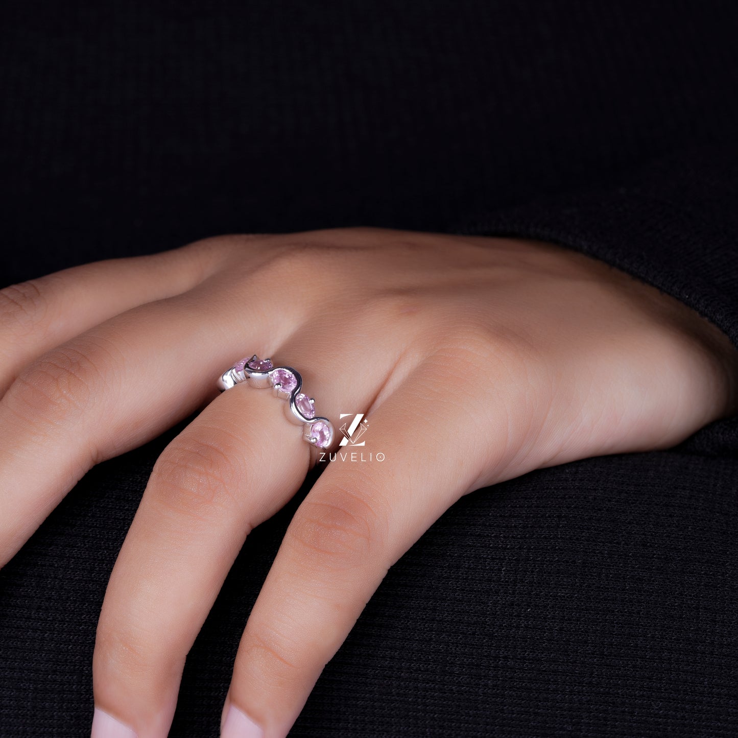 Oval Lab Sapphire Band