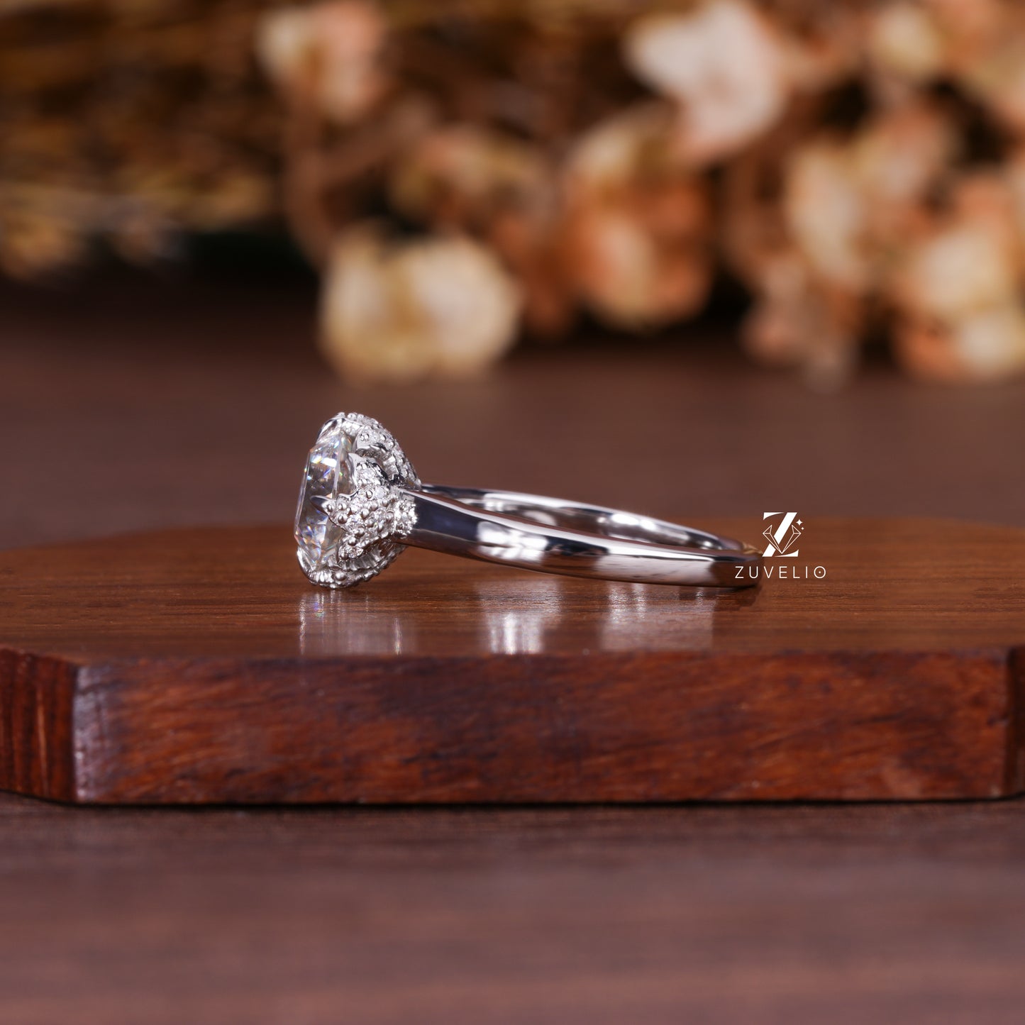Round Claw Prong Ring
