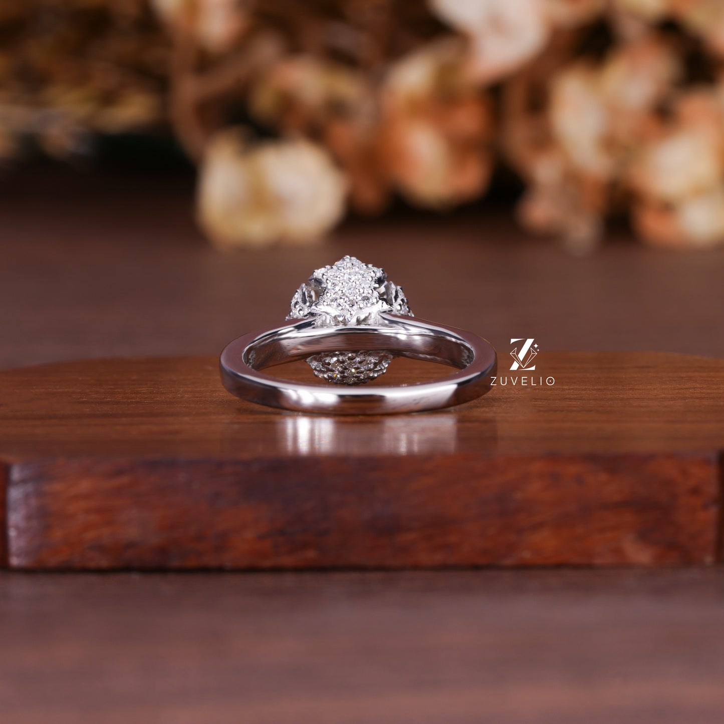 Round Claw Prong Ring