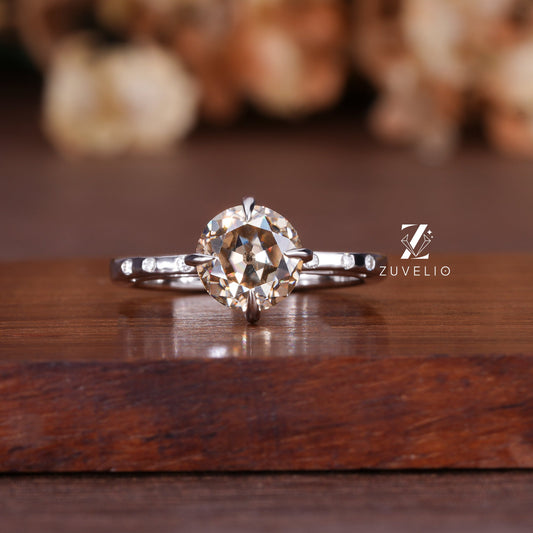 Modern Round Cut Ring