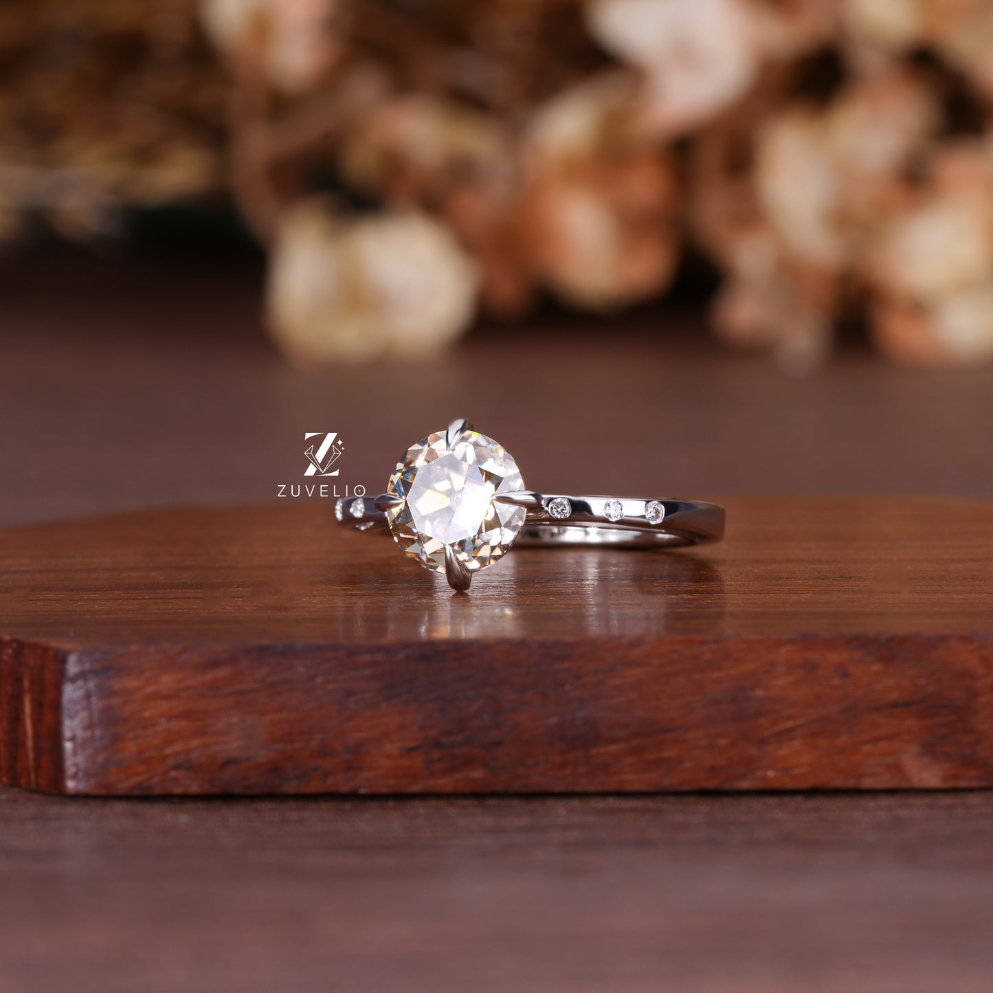 Modern Round Cut Ring