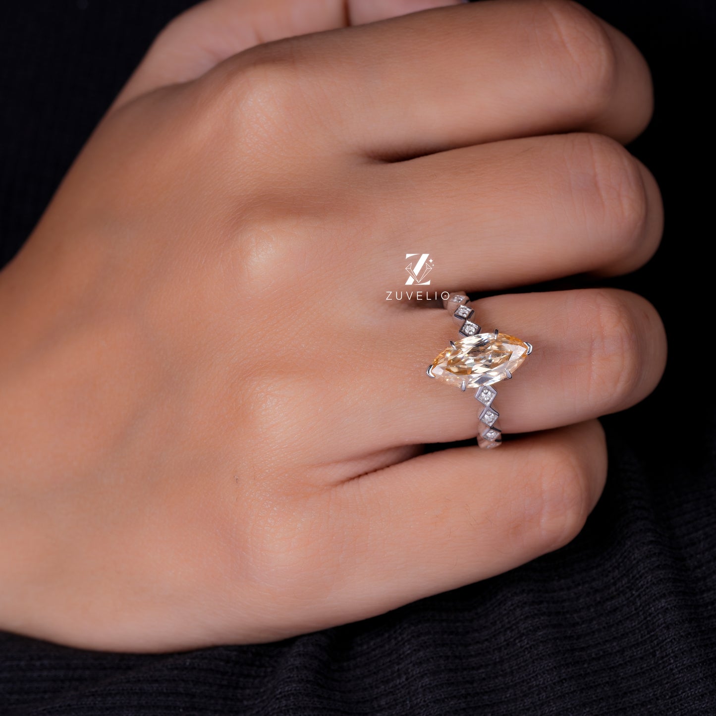 Marquise Bubble Band Ring