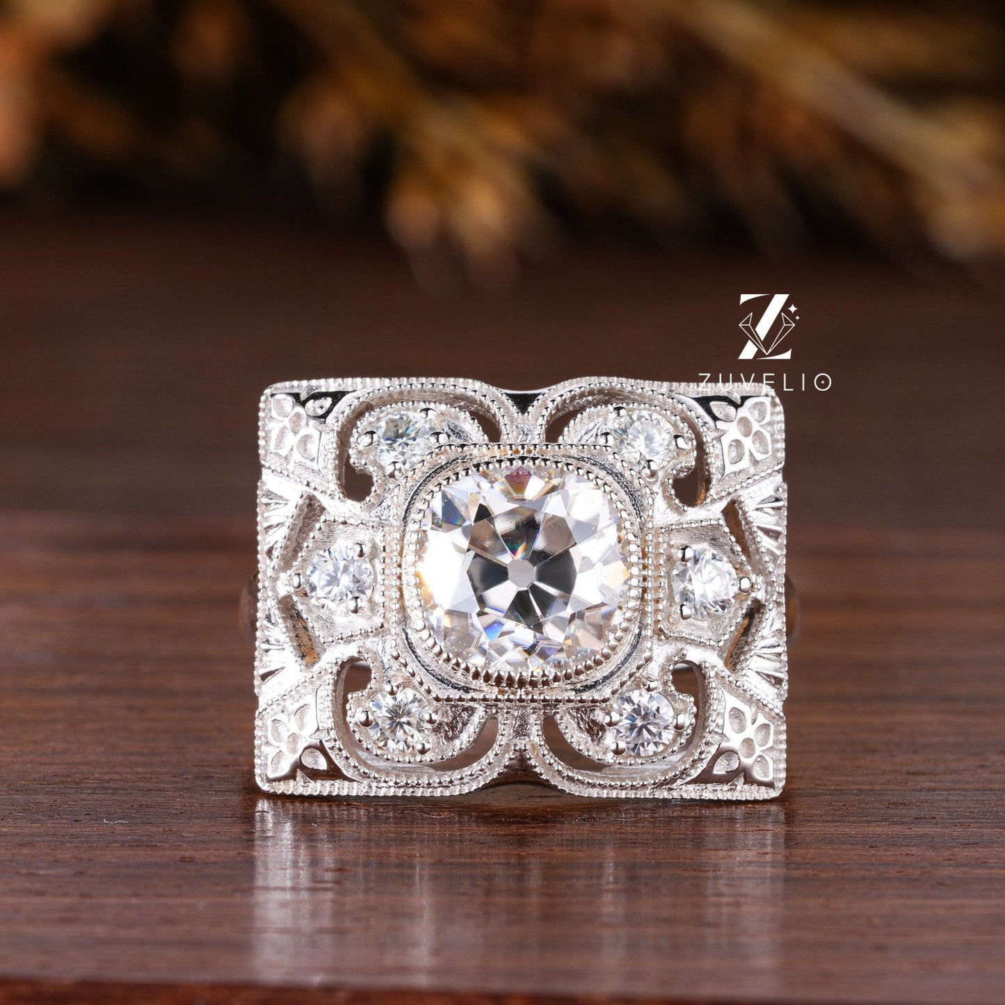 Queen Moissanite Ring - Zuvelio.com