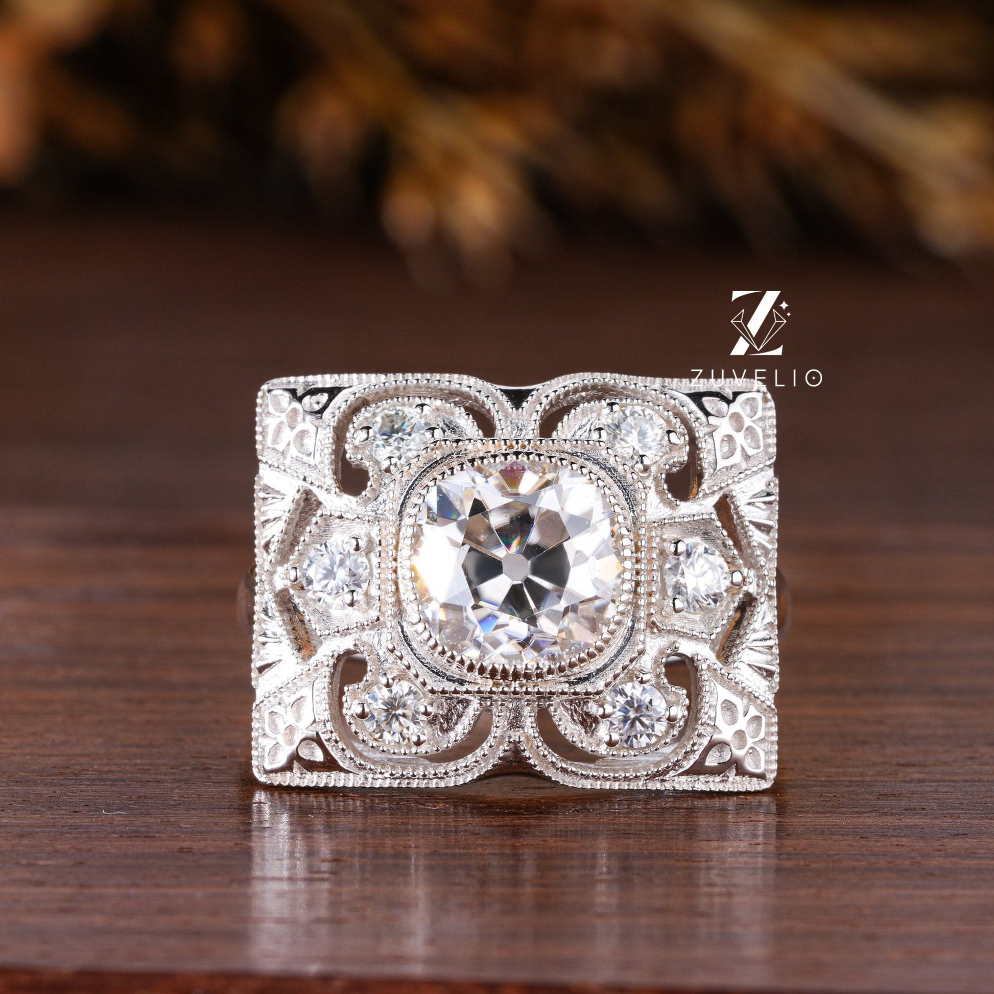 Queen Moissanite Ring - Zuvelio.com