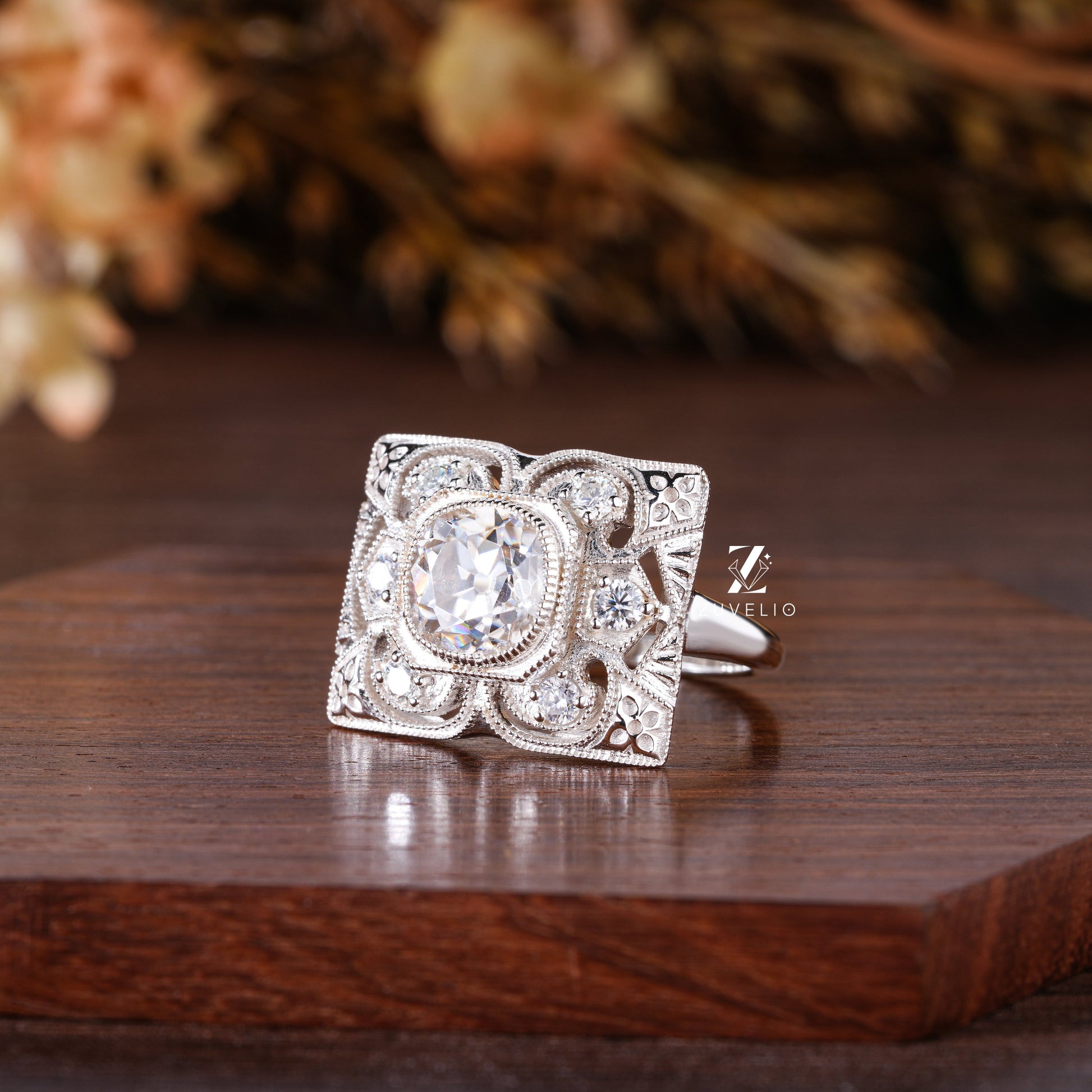 Queen Moissanite Ring - Zuvelio.com