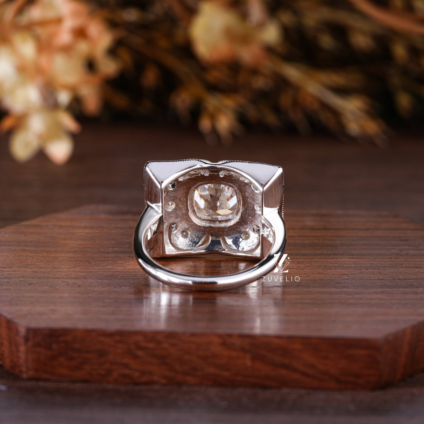 Queen Moissanite Ring - Zuvelio.com