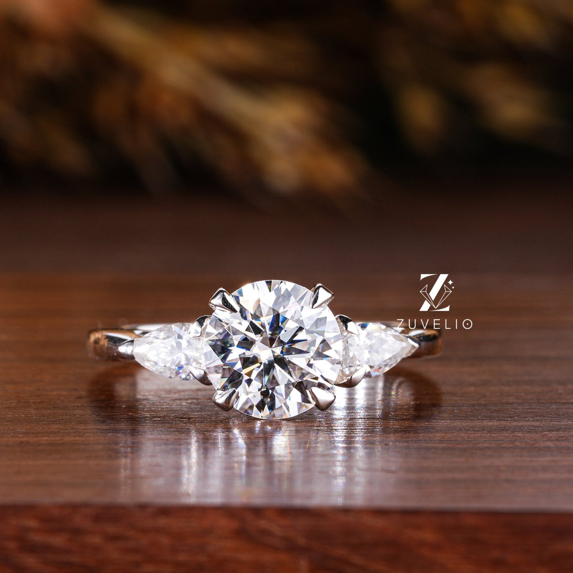 Round Cut Moissanite Ring - Zuvelio.com
