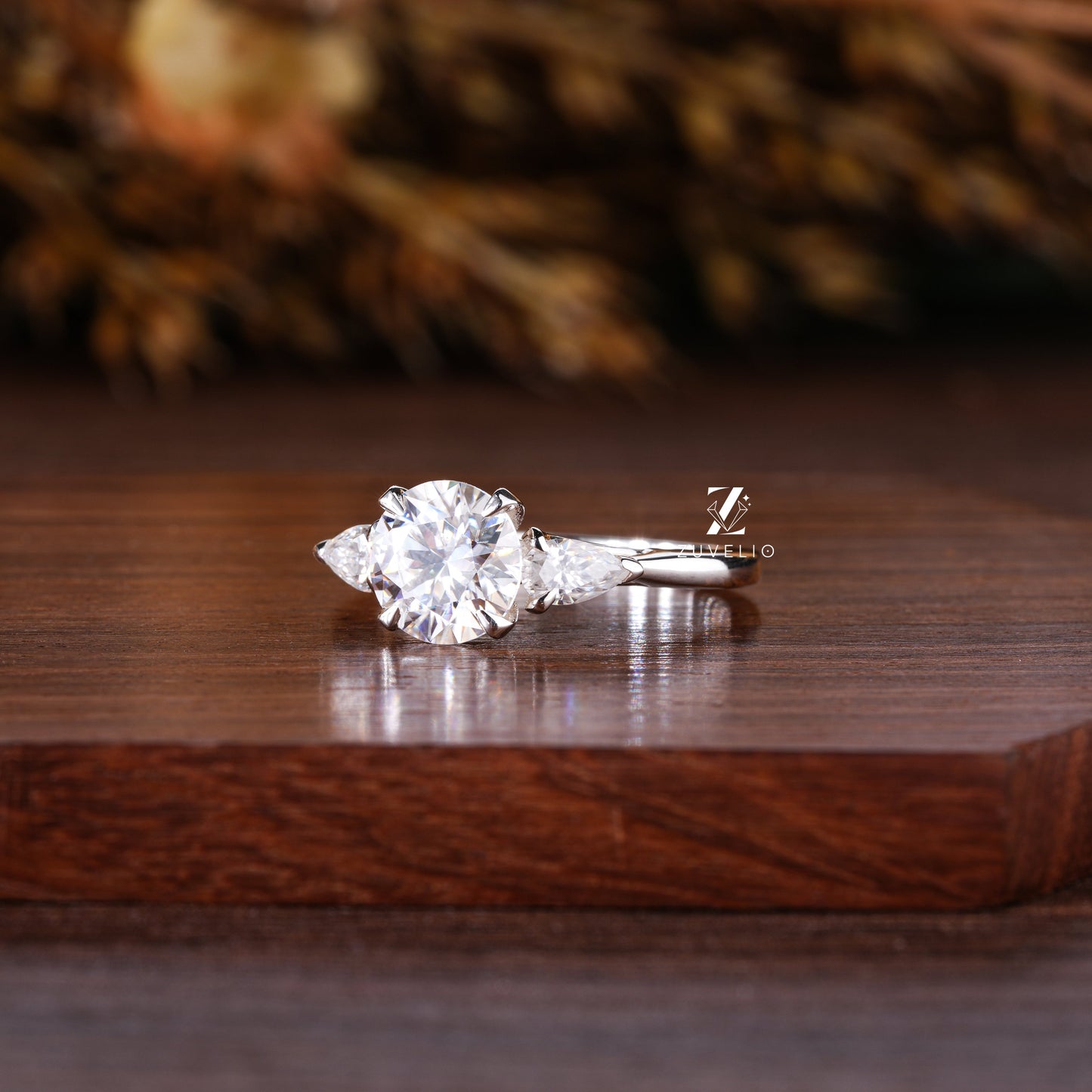 Round Cut Moissanite Ring - Zuvelio.com