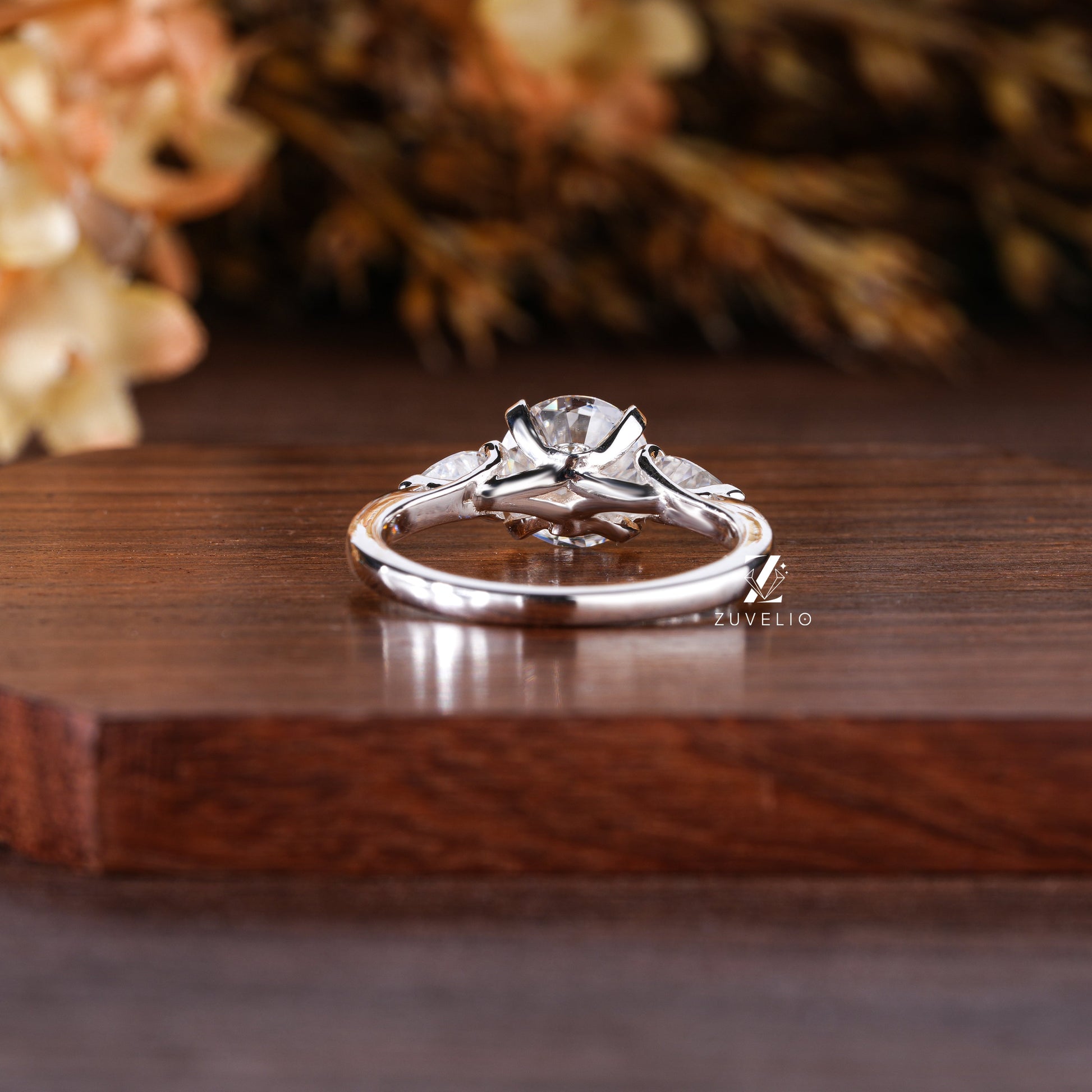 Round Cut Moissanite Ring - Zuvelio.com