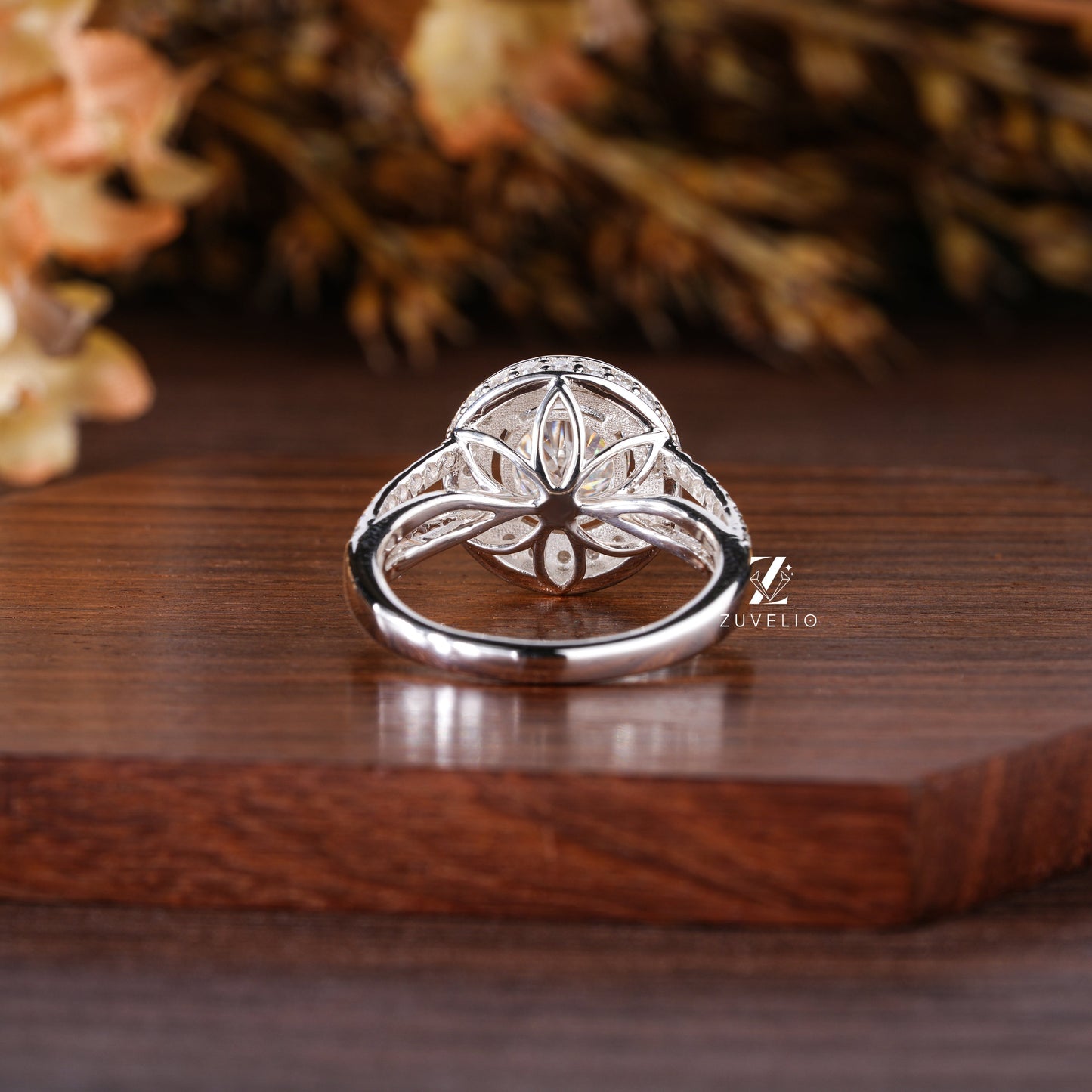 Round Moissanite Halo Ring - Zuvelio.com
