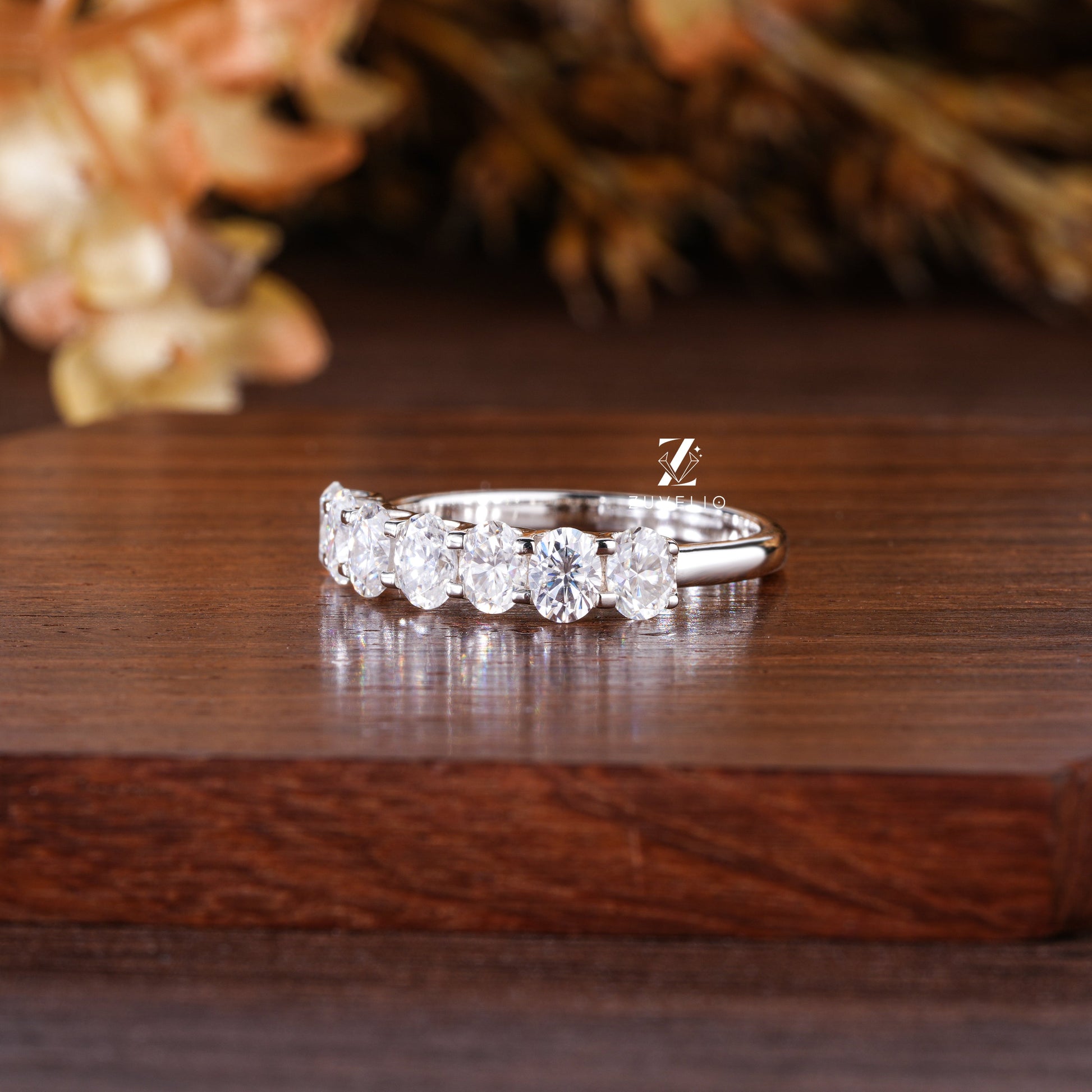 Oval Wedding Band - Zuvelio.com
