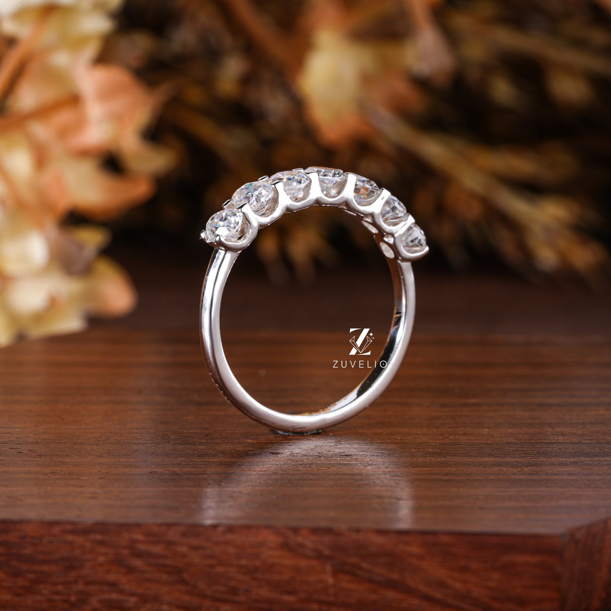 Oval Wedding Band - Zuvelio.com