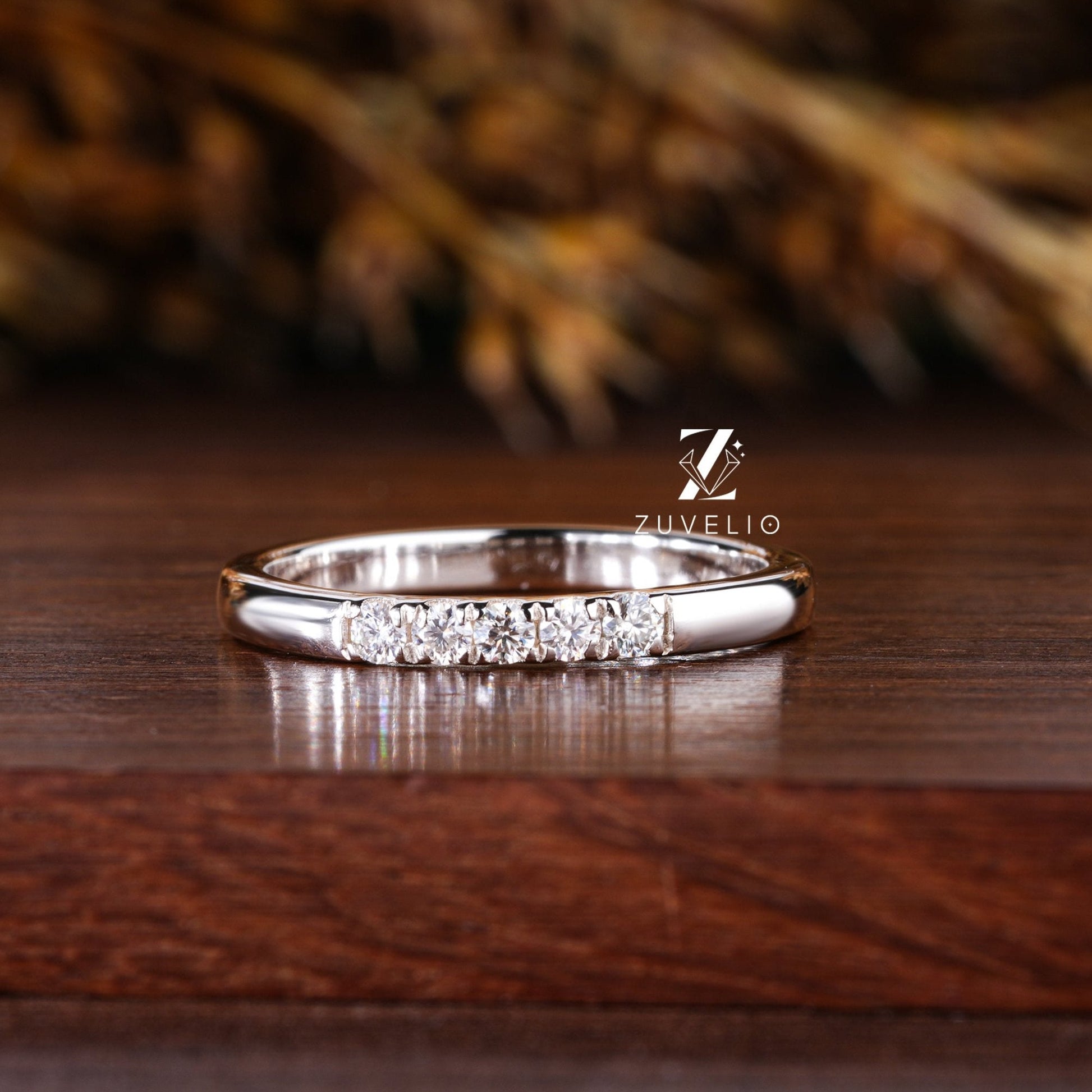 Round Cut Moissanite Band - Zuvelio.com