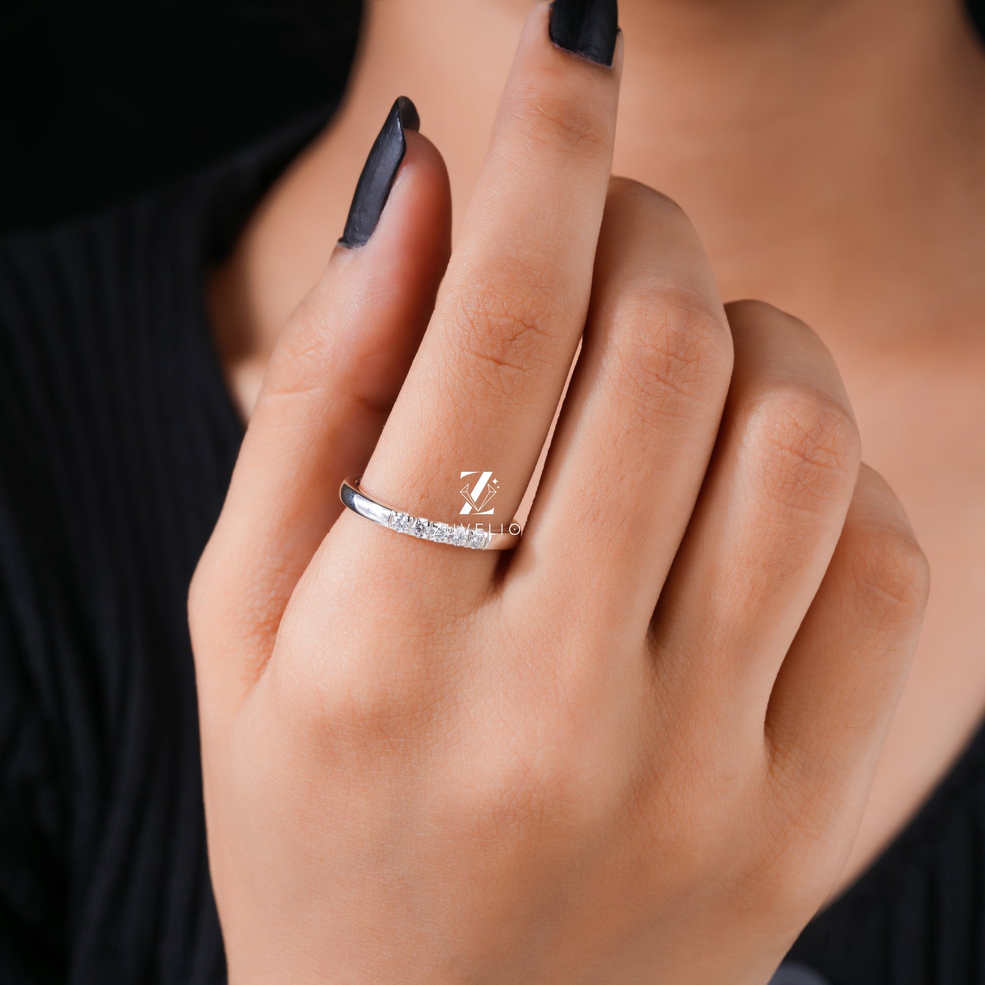 Round Cut Moissanite Band - Zuvelio.com