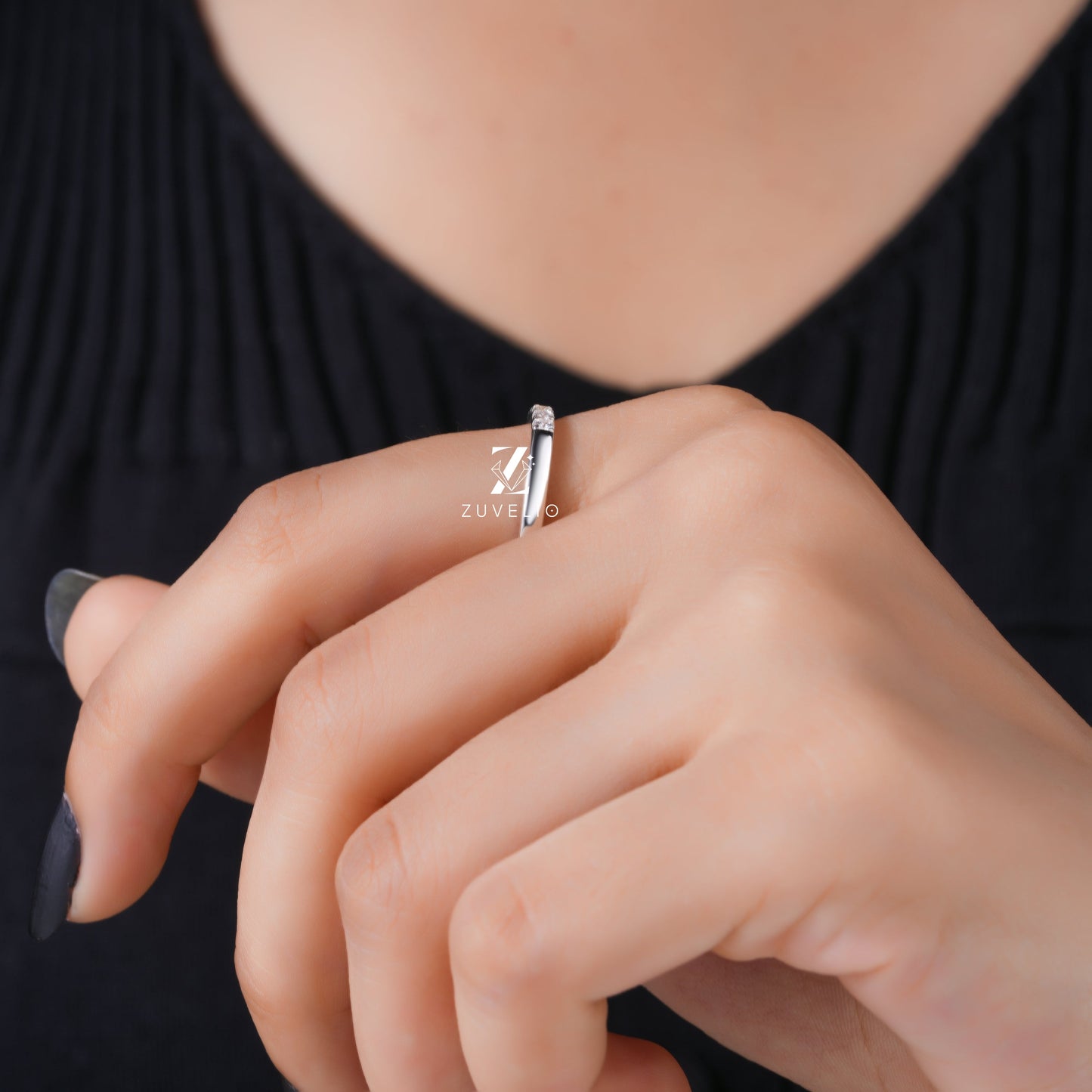 Round Cut Moissanite Band - Zuvelio.com