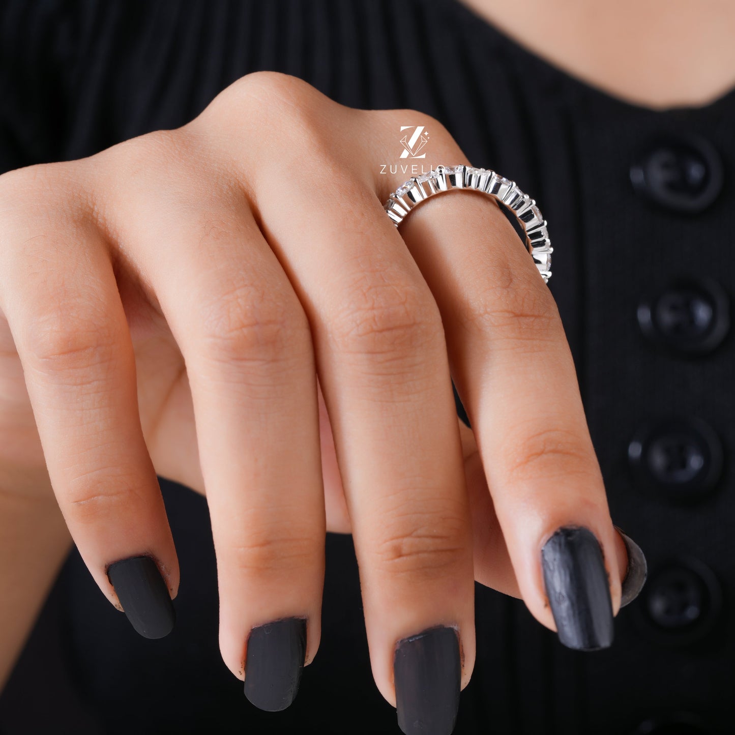 Emerald Oval Ring - Zuvelio.com