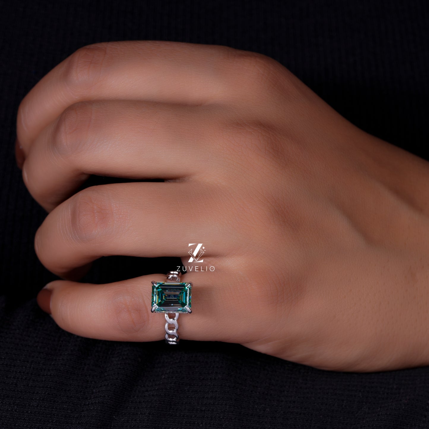 Emerald Chain Shank Ring