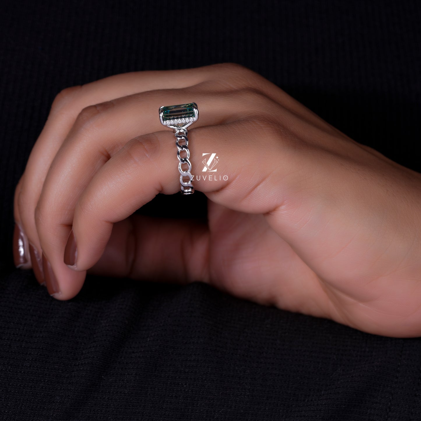 Emerald Chain Shank Ring