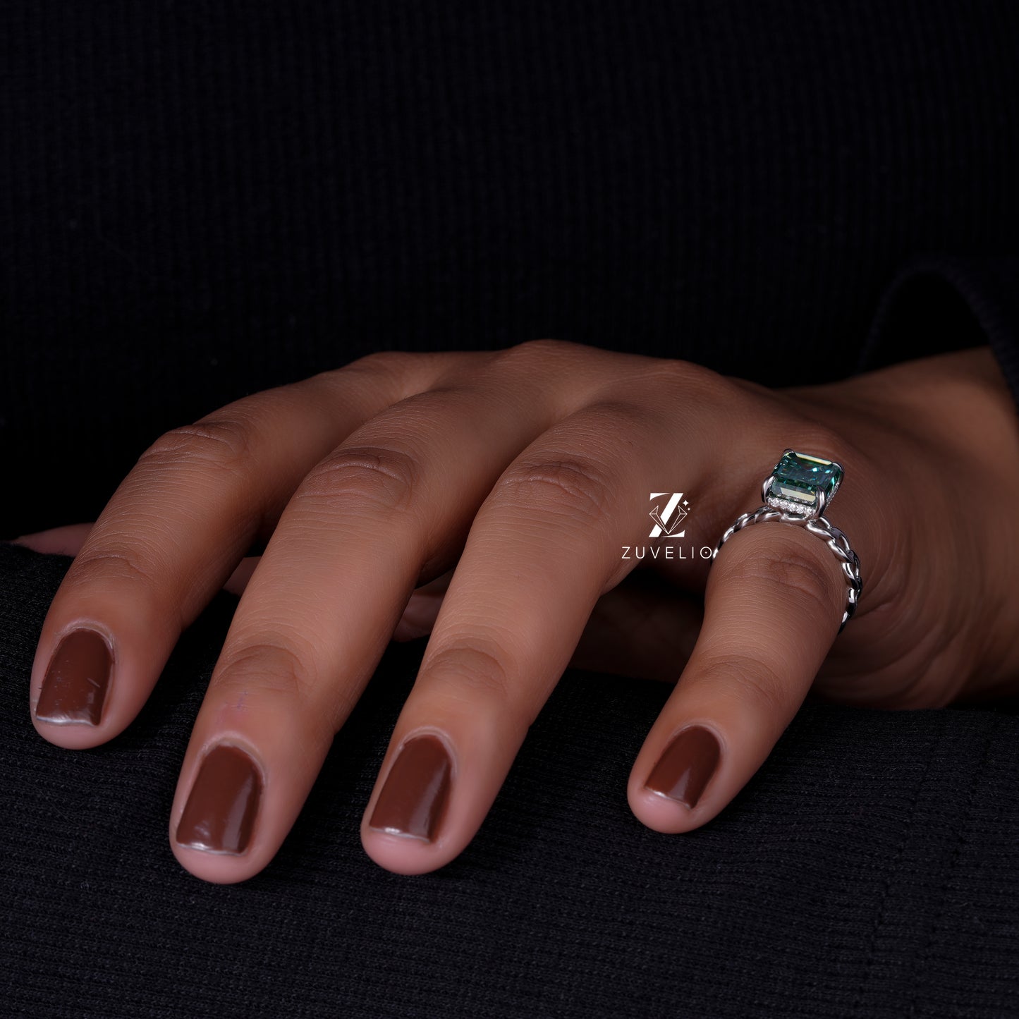 Emerald Chain Shank Ring