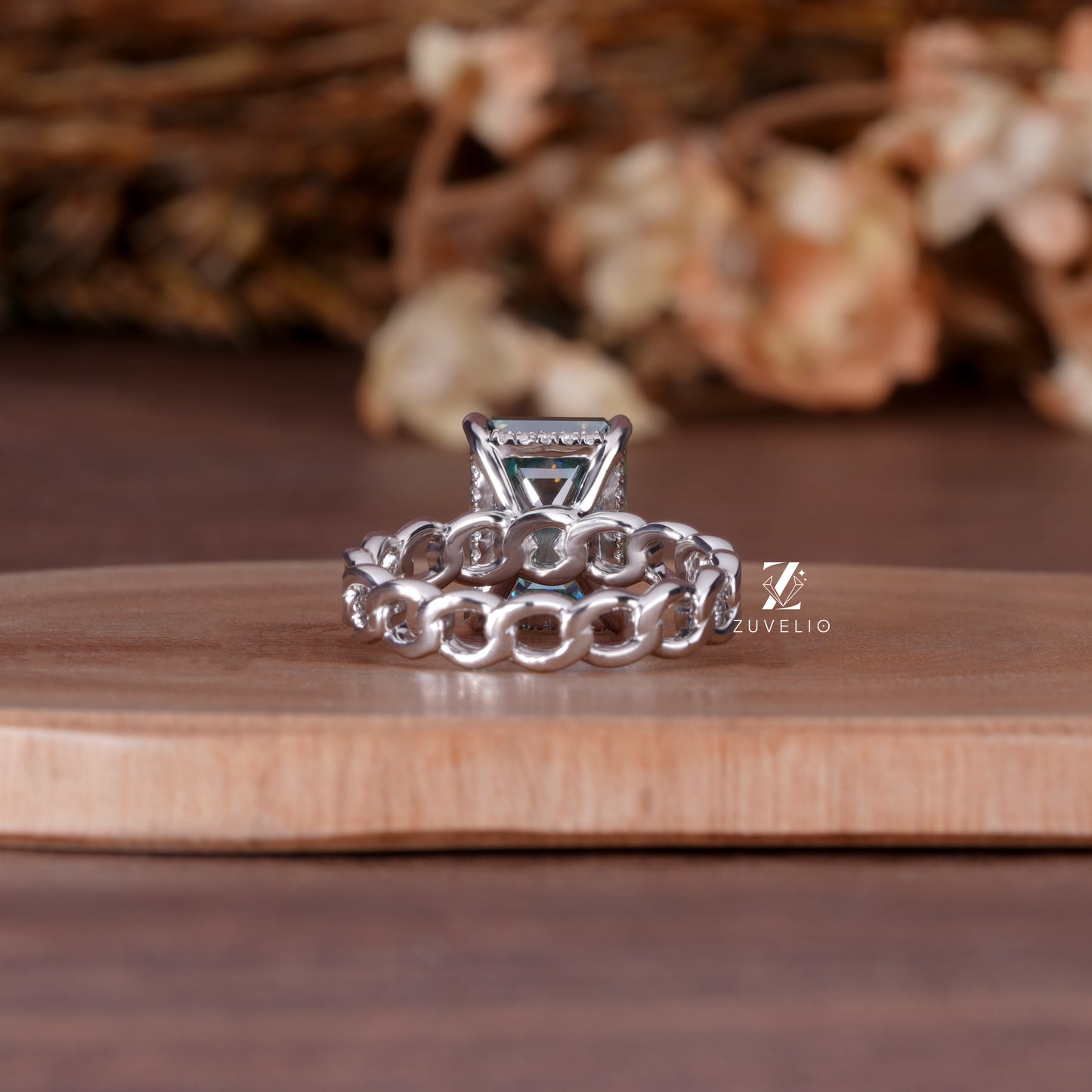 Emerald Chain Shank Ring