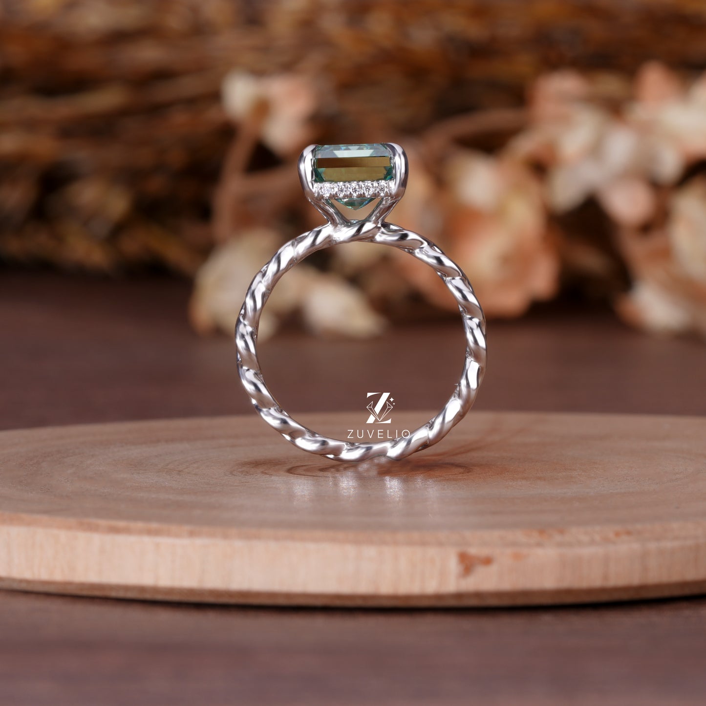 Emerald Chain Shank Ring