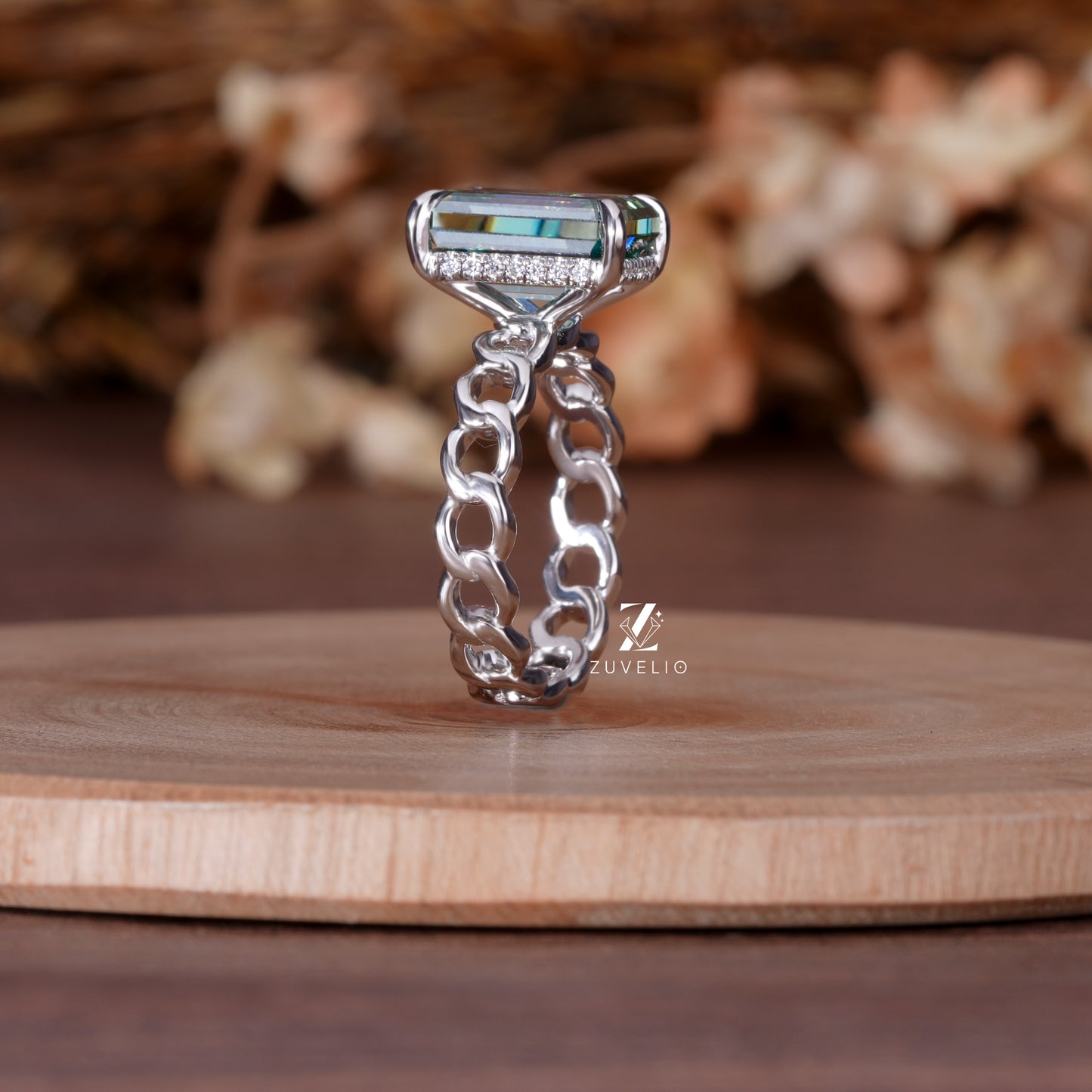 Emerald Chain Shank Ring