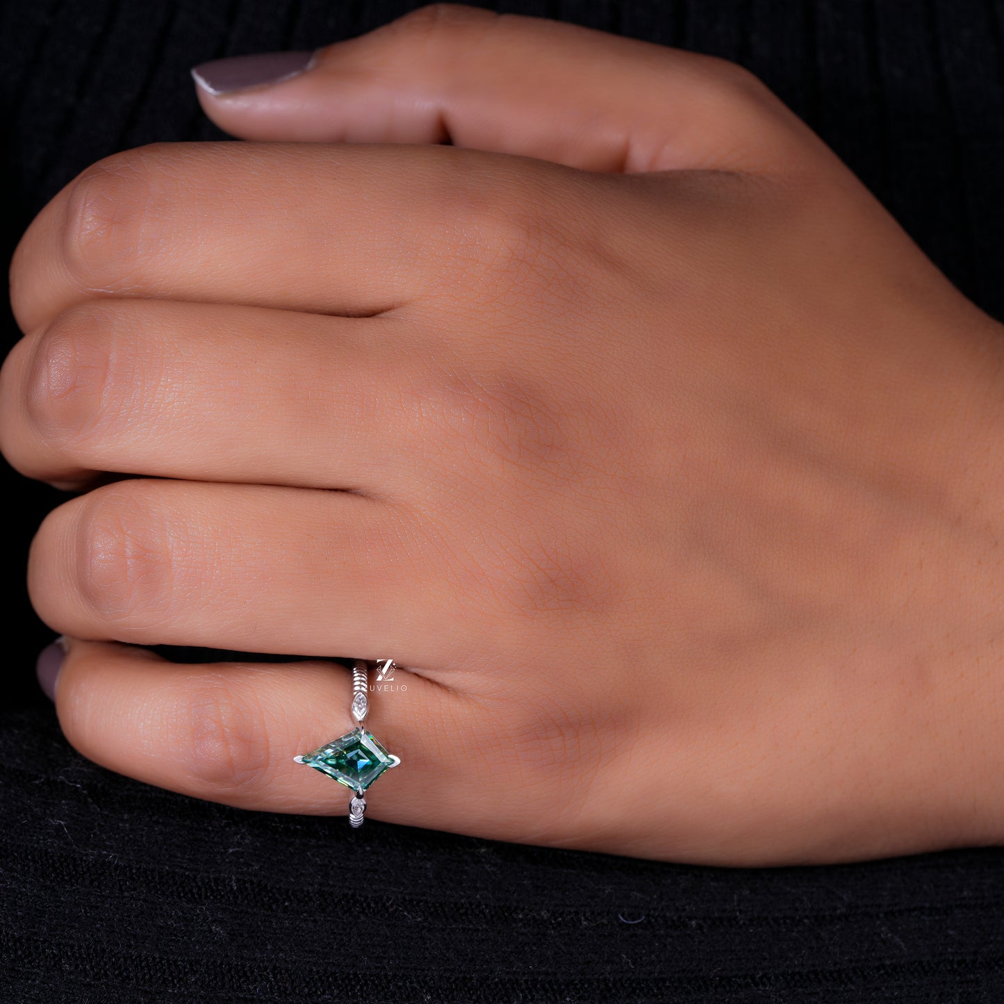 Kite Blue Green Moissanite