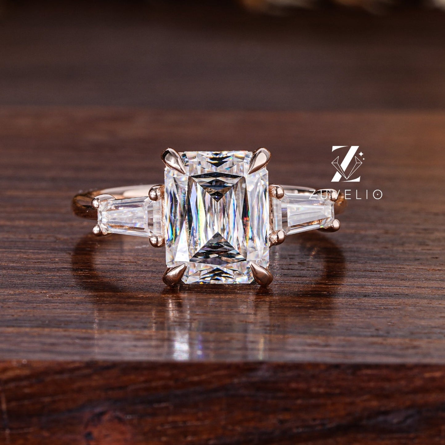 Emerald Radiant Cut Moissanite Ring - Zuvelio.com
