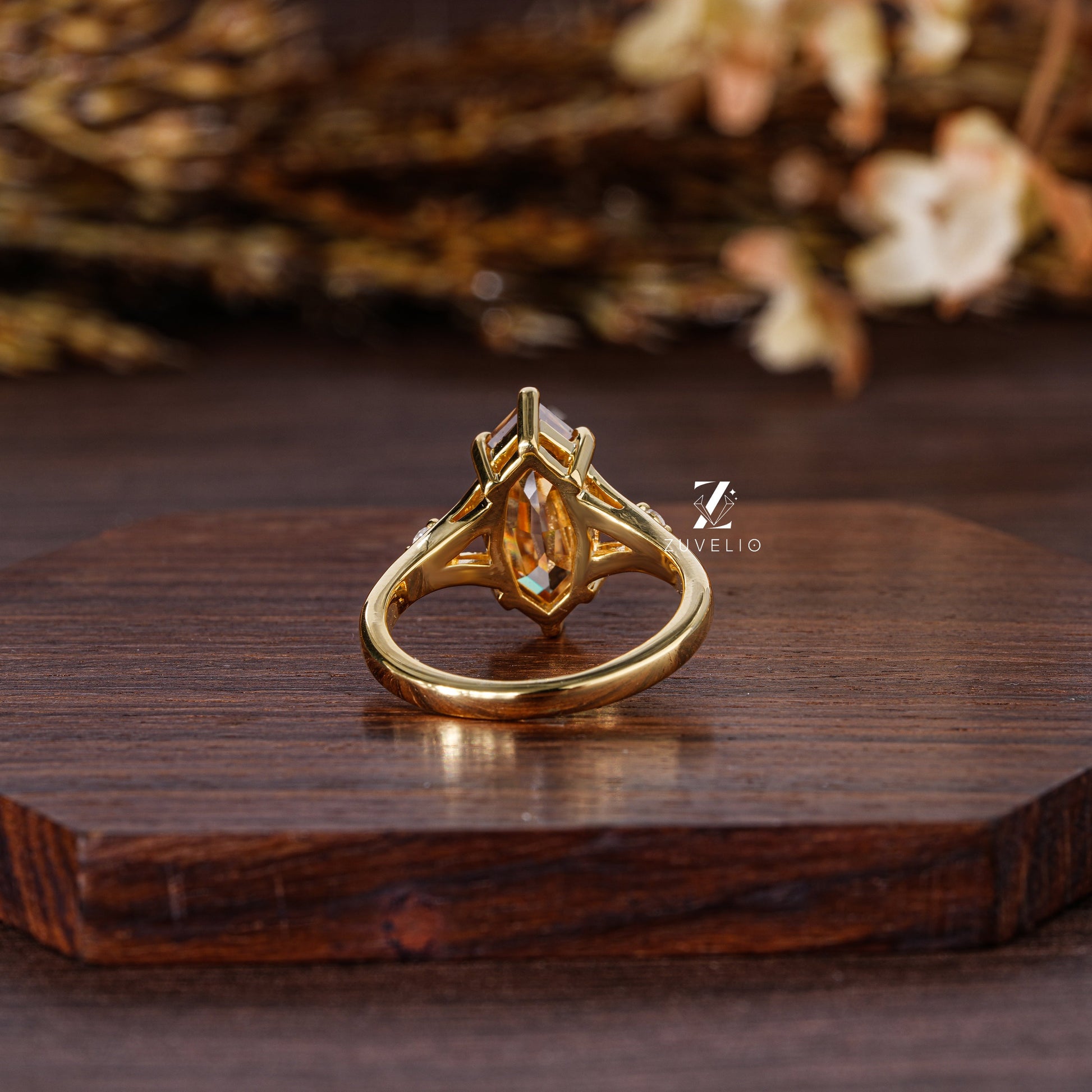 Marquise Champagne Ring - Zuvelio.com