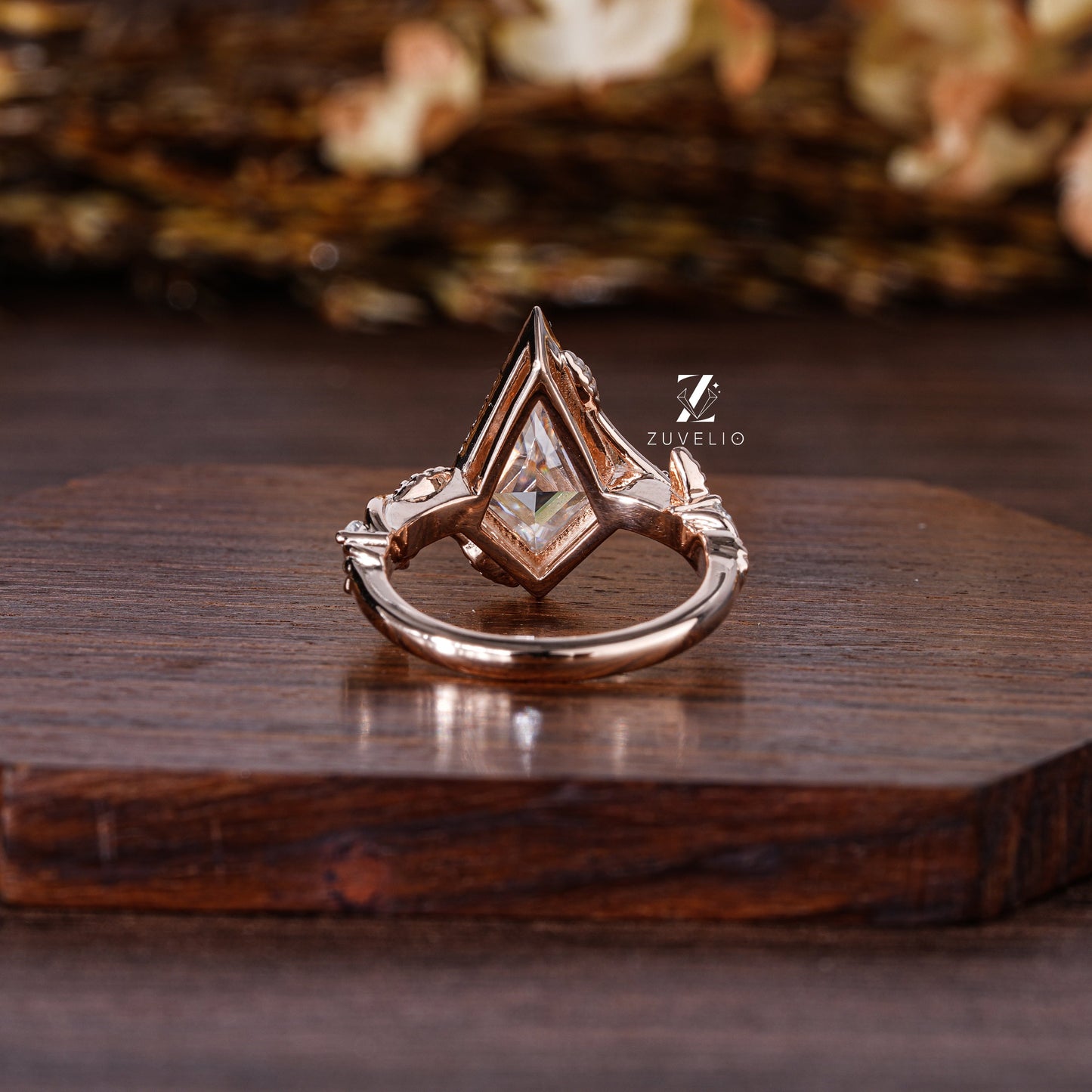 Kite Moissanite Ring - Zuvelio.com