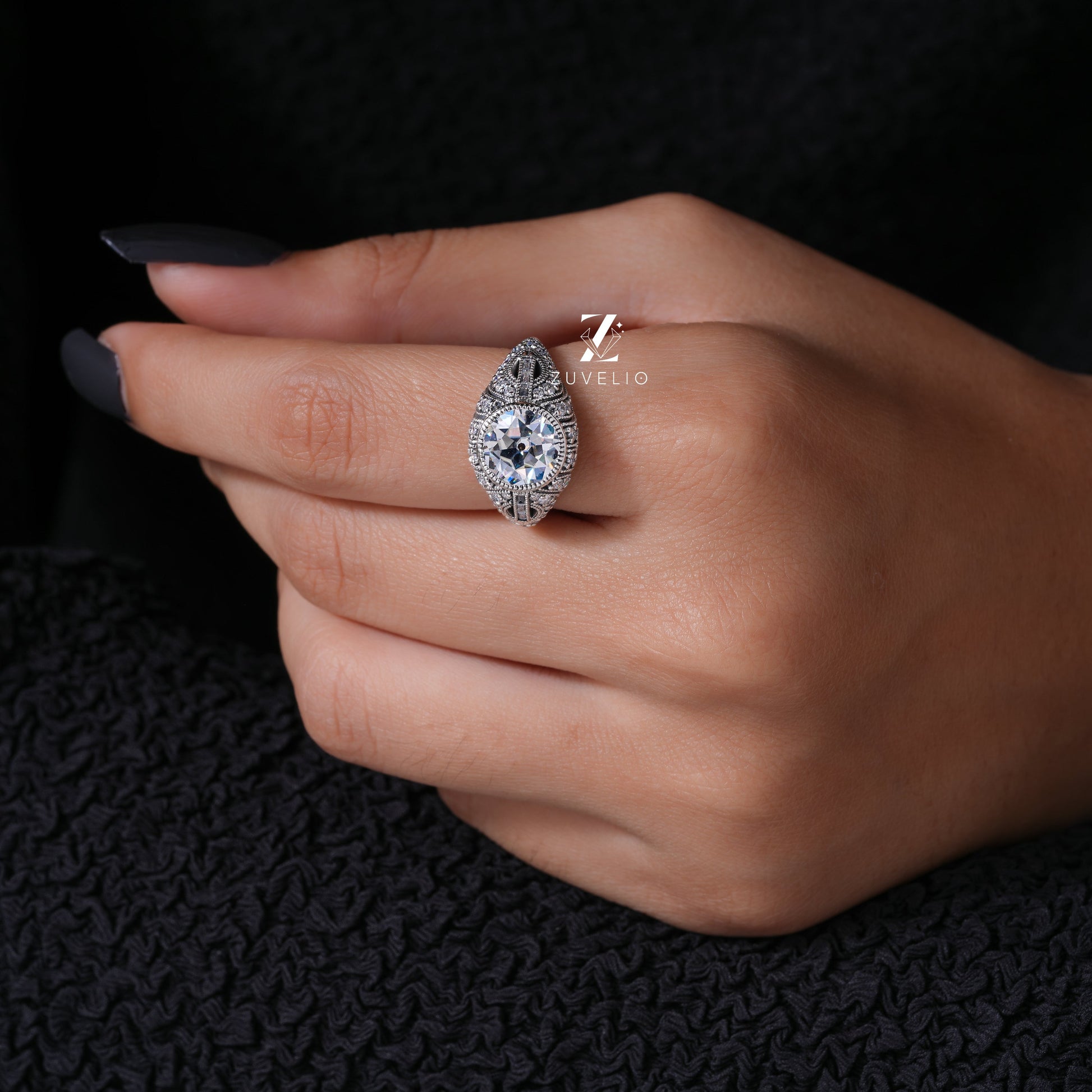 OEC Round Cut Moissanite Ring - Zuvelio.com