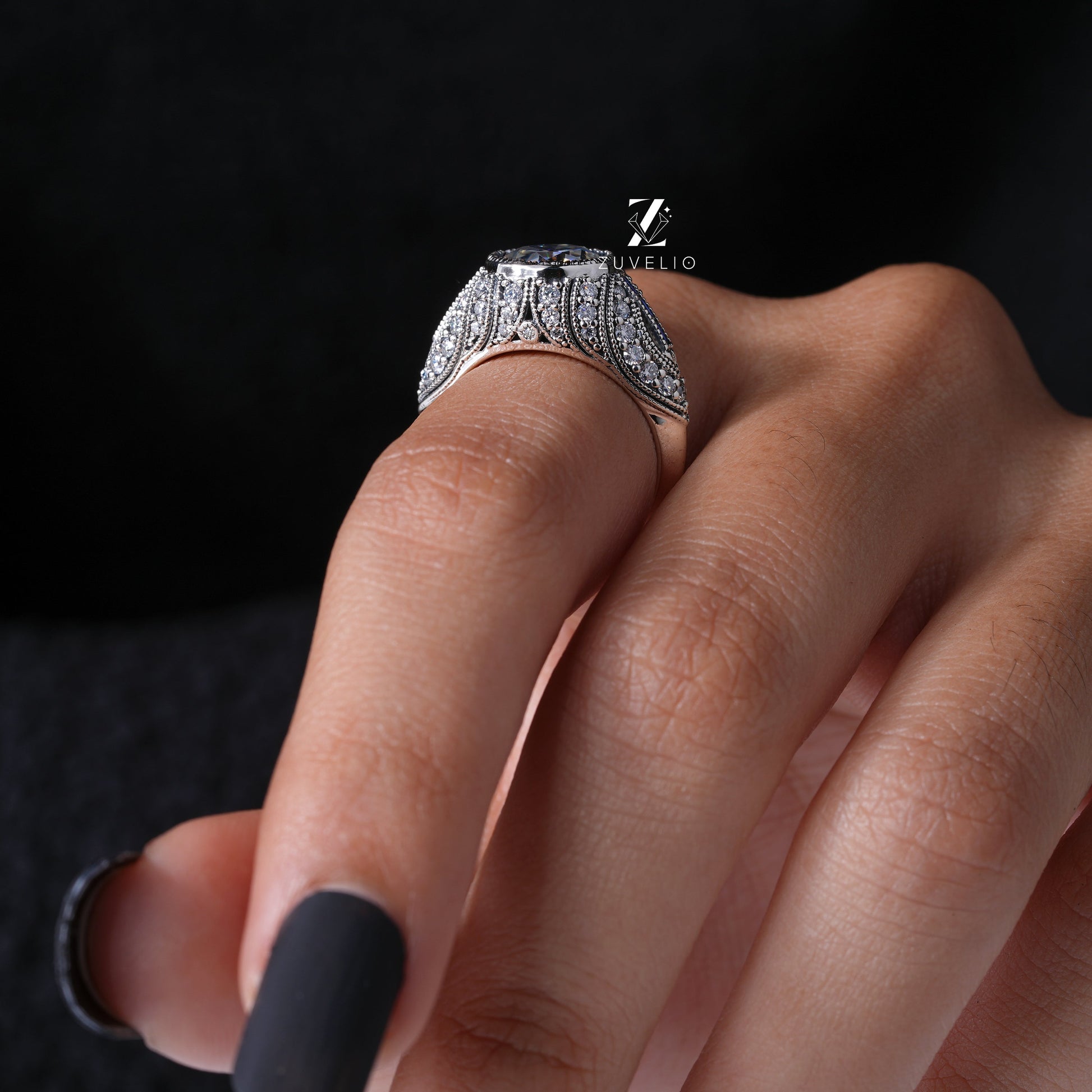 OEC Round Cut Moissanite Ring - Zuvelio.com