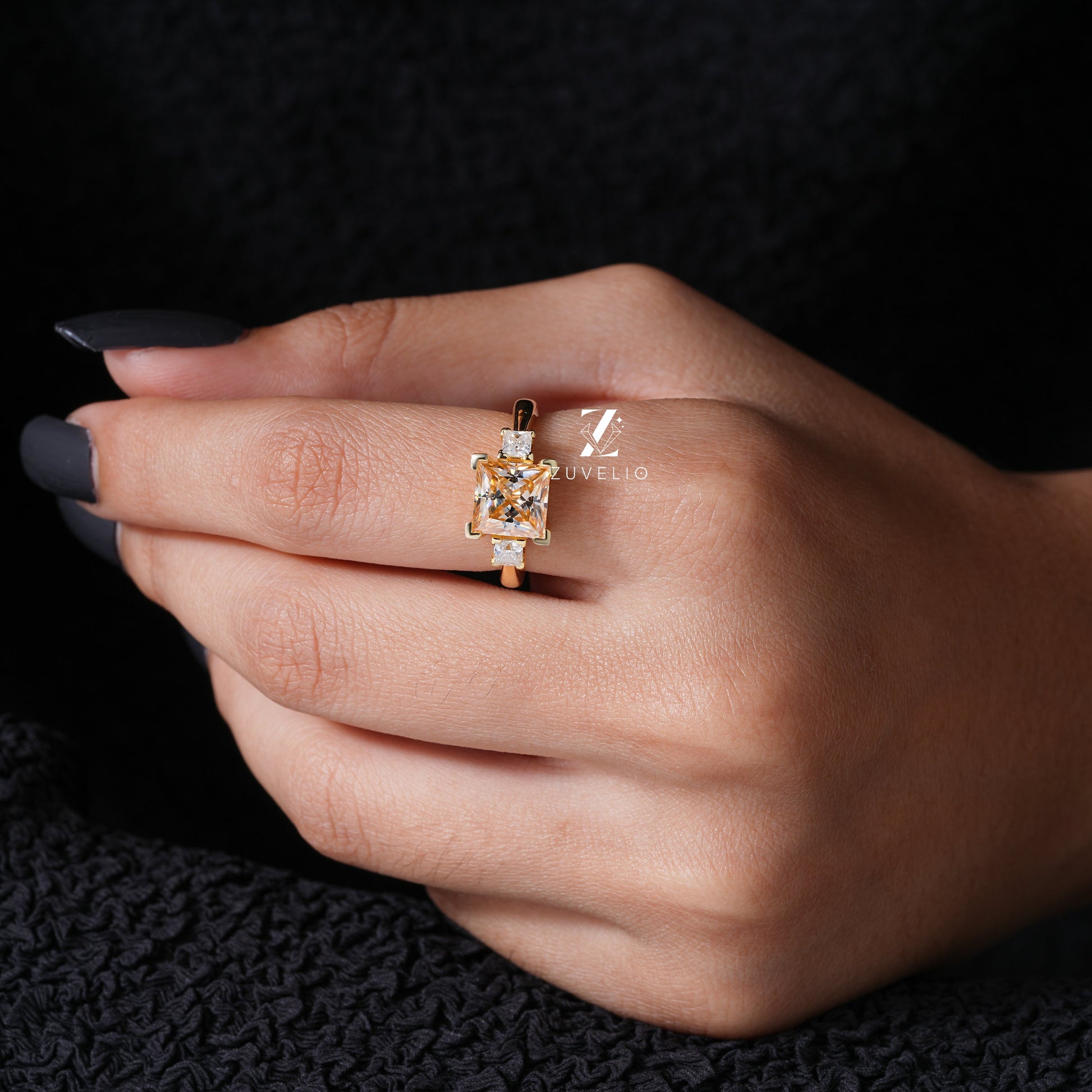 Princess Cut  Moissanite Ring - Zuvelio.com