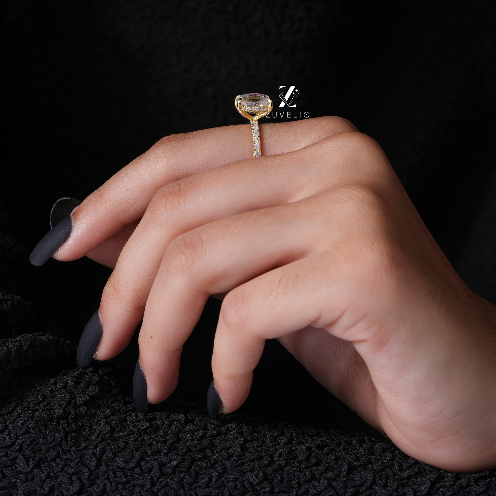 Cushion Moissanite Ring - Zuvelio.com