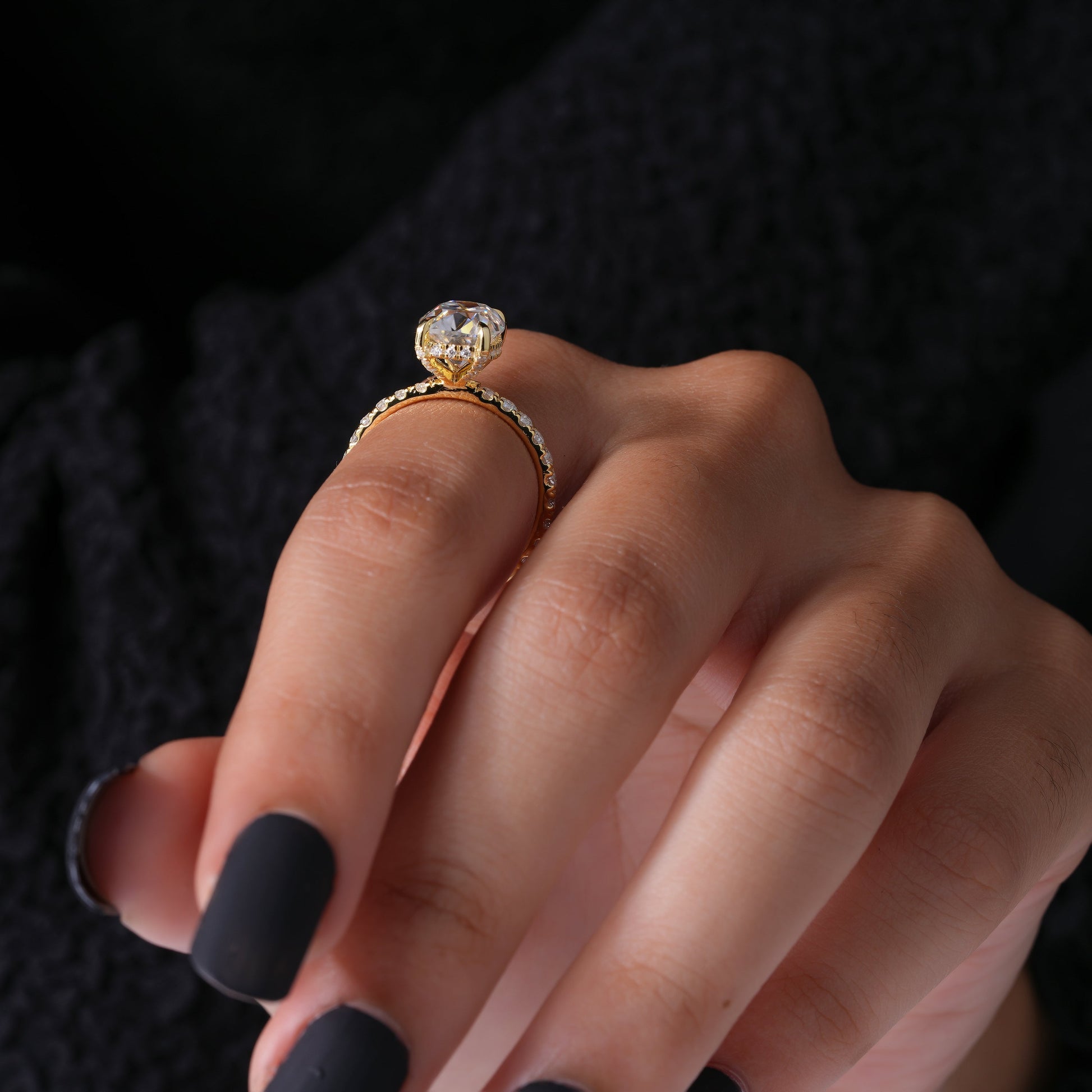Cushion Moissanite Ring - Zuvelio.com