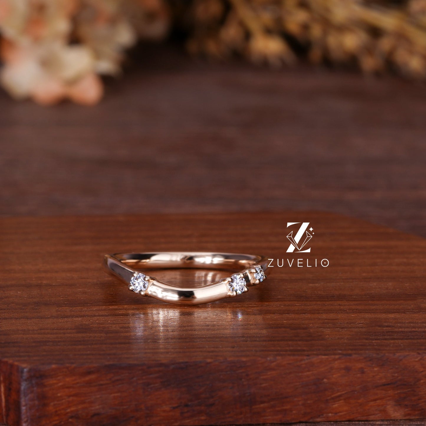 Freeform Round Moissanite Band