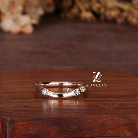 Freeform Round Moissanite Band