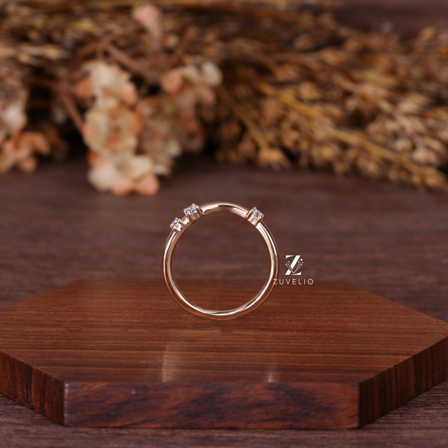 Freeform Round Moissanite Band