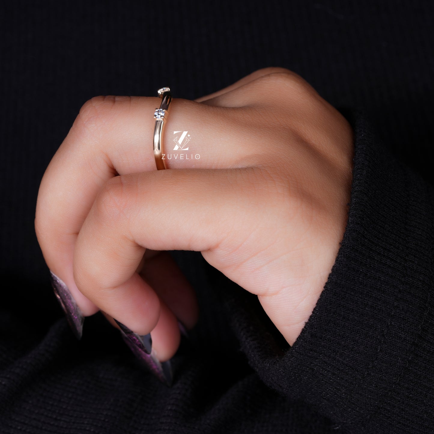Freeform Round Moissanite Band