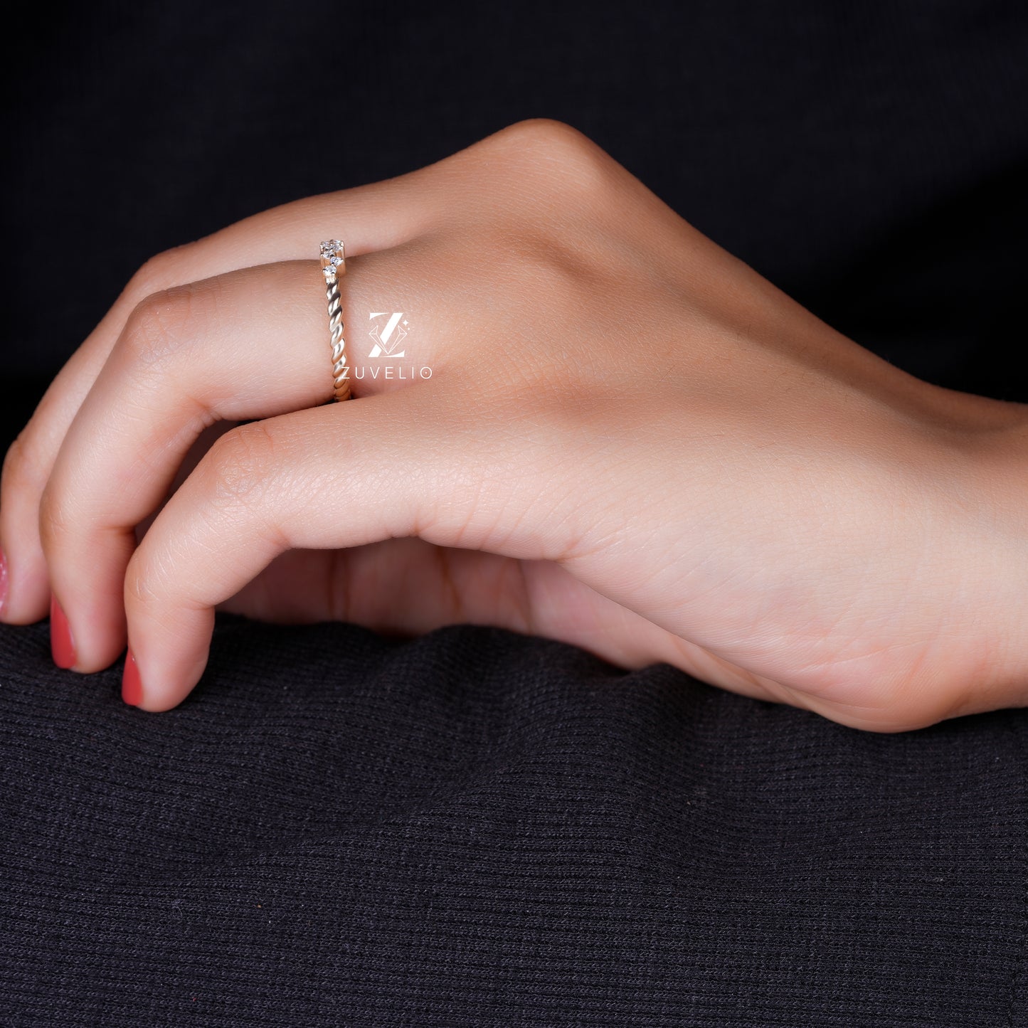 Twisted Round Moissanite Band