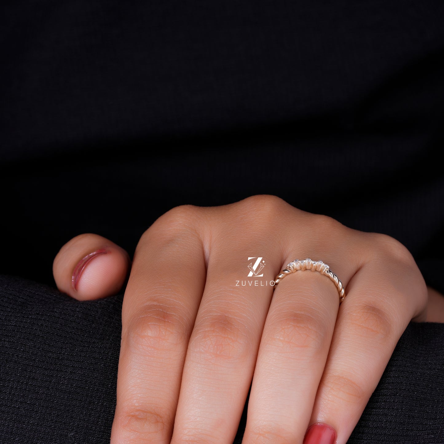 Twisted Round Moissanite Band
